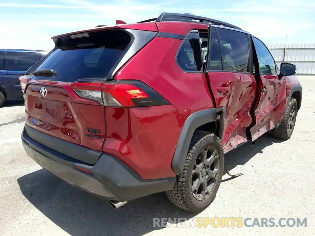 4 Photograph of a damaged car 2T3J1RFV2LC080640 TOYOTA RAV4 2020