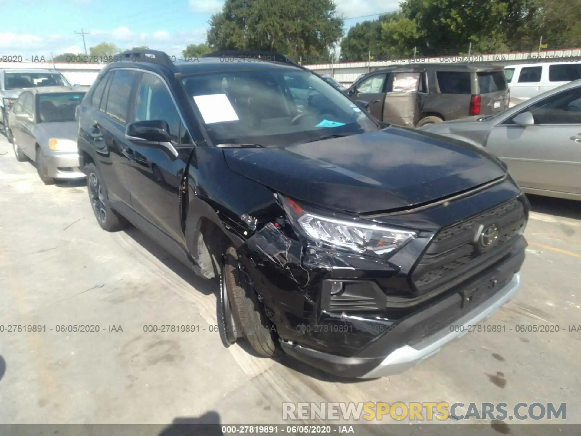 1 Photograph of a damaged car 2T3J1RFV2LC081934 TOYOTA RAV4 2020