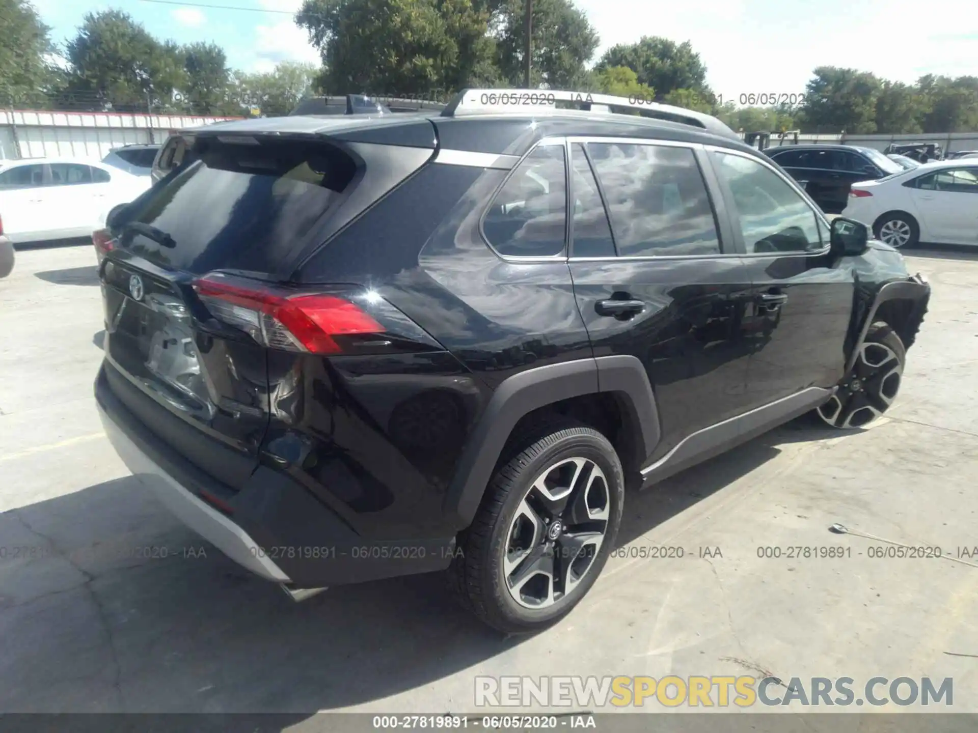 4 Photograph of a damaged car 2T3J1RFV2LC081934 TOYOTA RAV4 2020