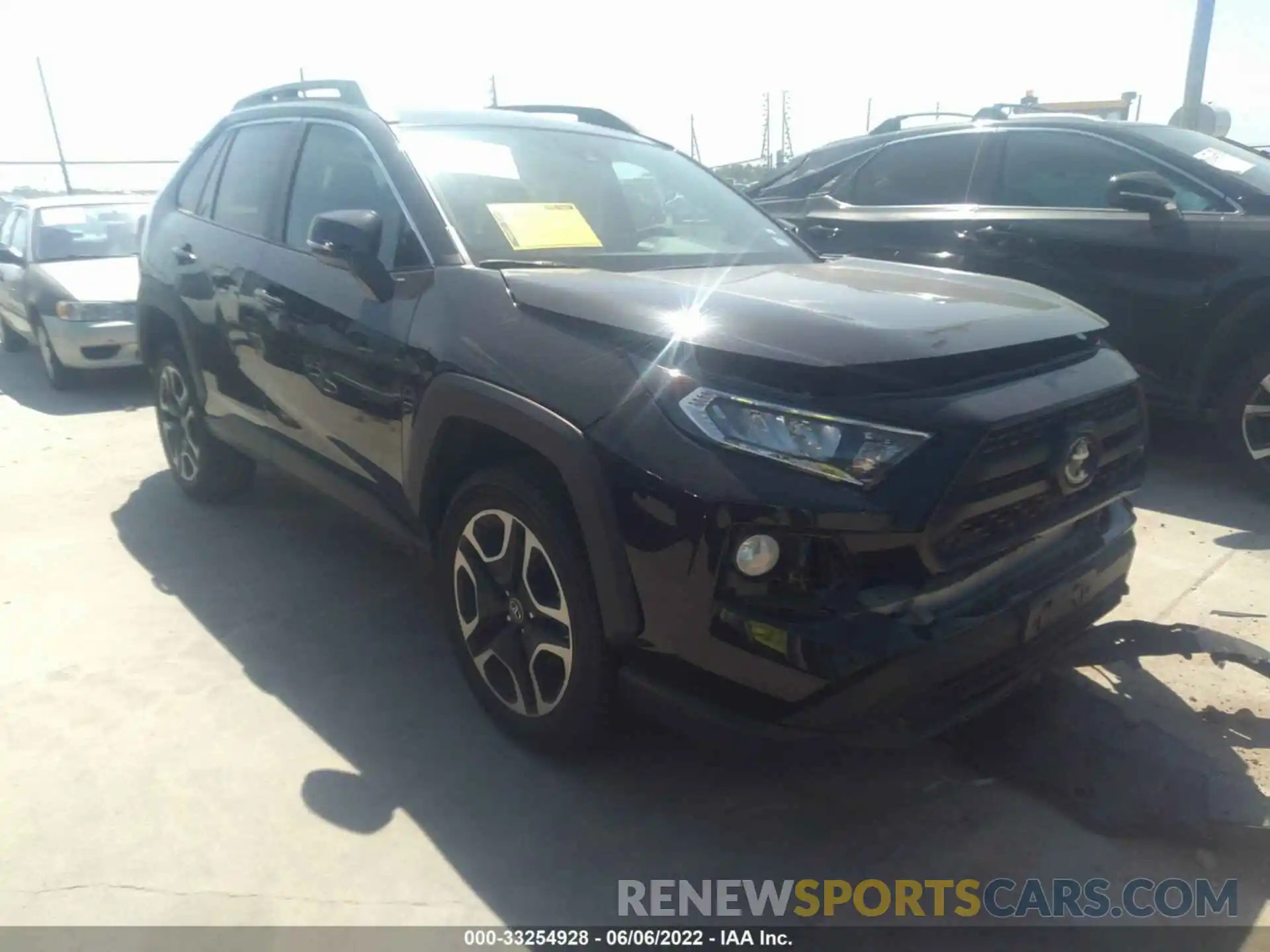 1 Photograph of a damaged car 2T3J1RFV2LC098989 TOYOTA RAV4 2020