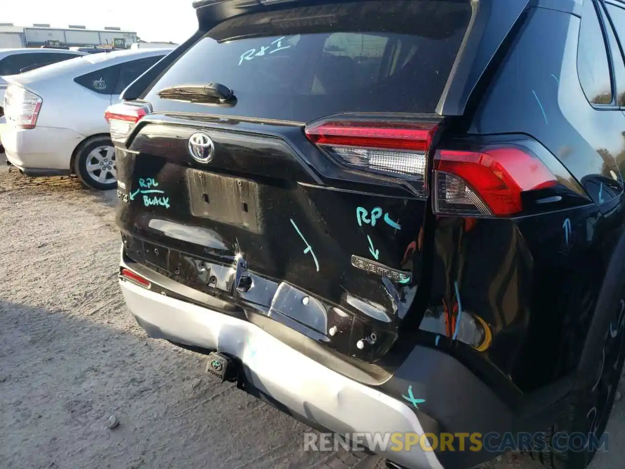 9 Photograph of a damaged car 2T3J1RFV2LC128721 TOYOTA RAV4 2020