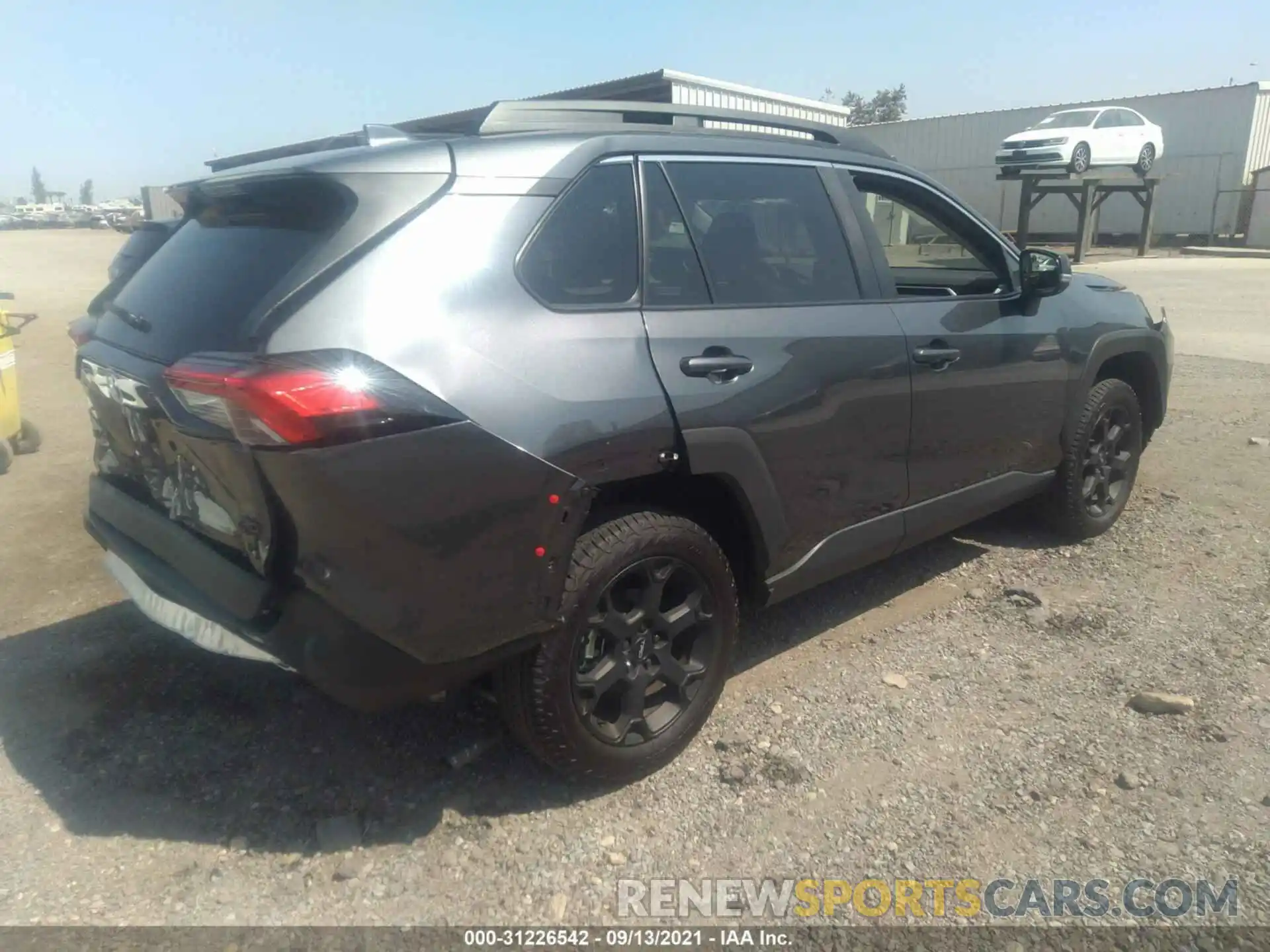 4 Фотография поврежденного автомобиля 2T3J1RFV2LC139458 TOYOTA RAV4 2020