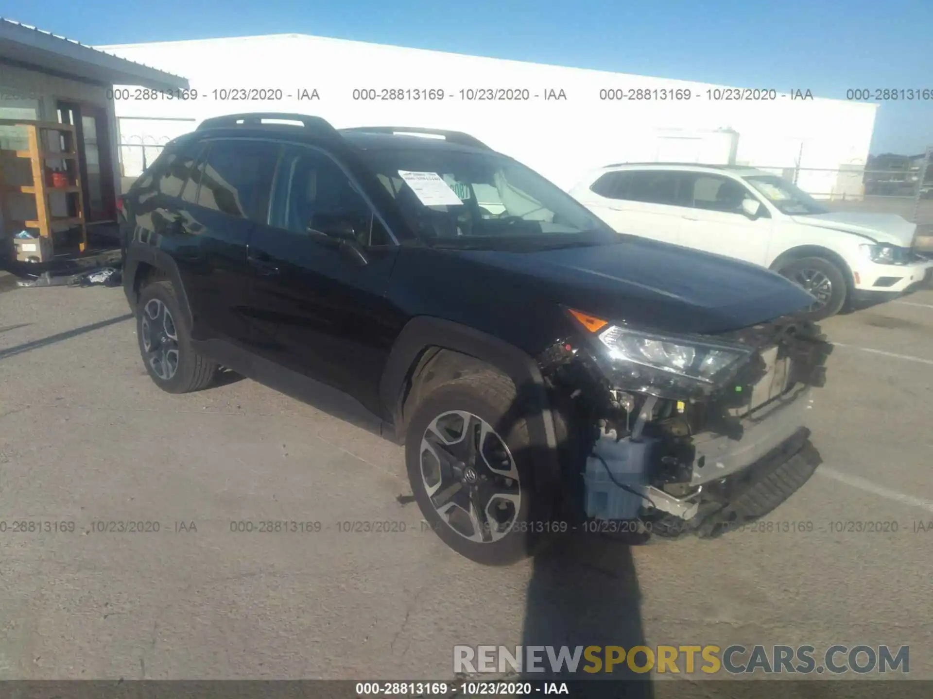 1 Photograph of a damaged car 2T3J1RFV3LC080405 TOYOTA RAV4 2020