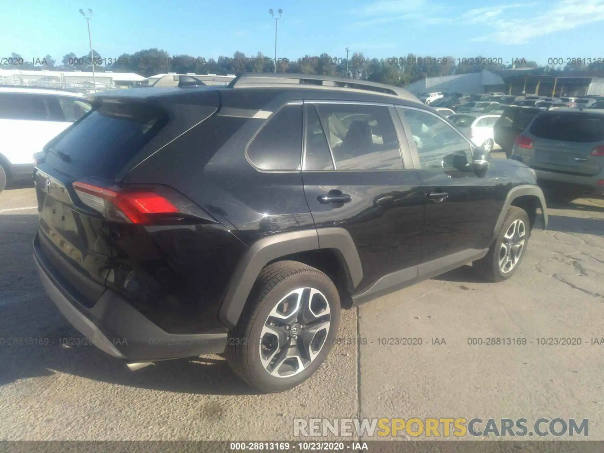 4 Photograph of a damaged car 2T3J1RFV3LC080405 TOYOTA RAV4 2020