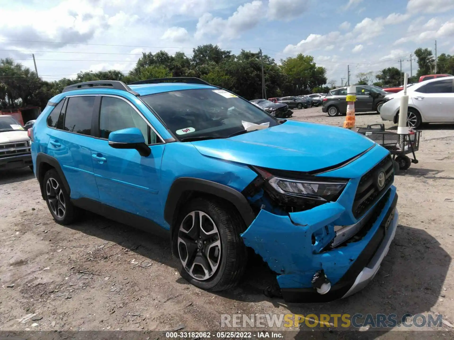 1 Photograph of a damaged car 2T3J1RFV3LC085605 TOYOTA RAV4 2020