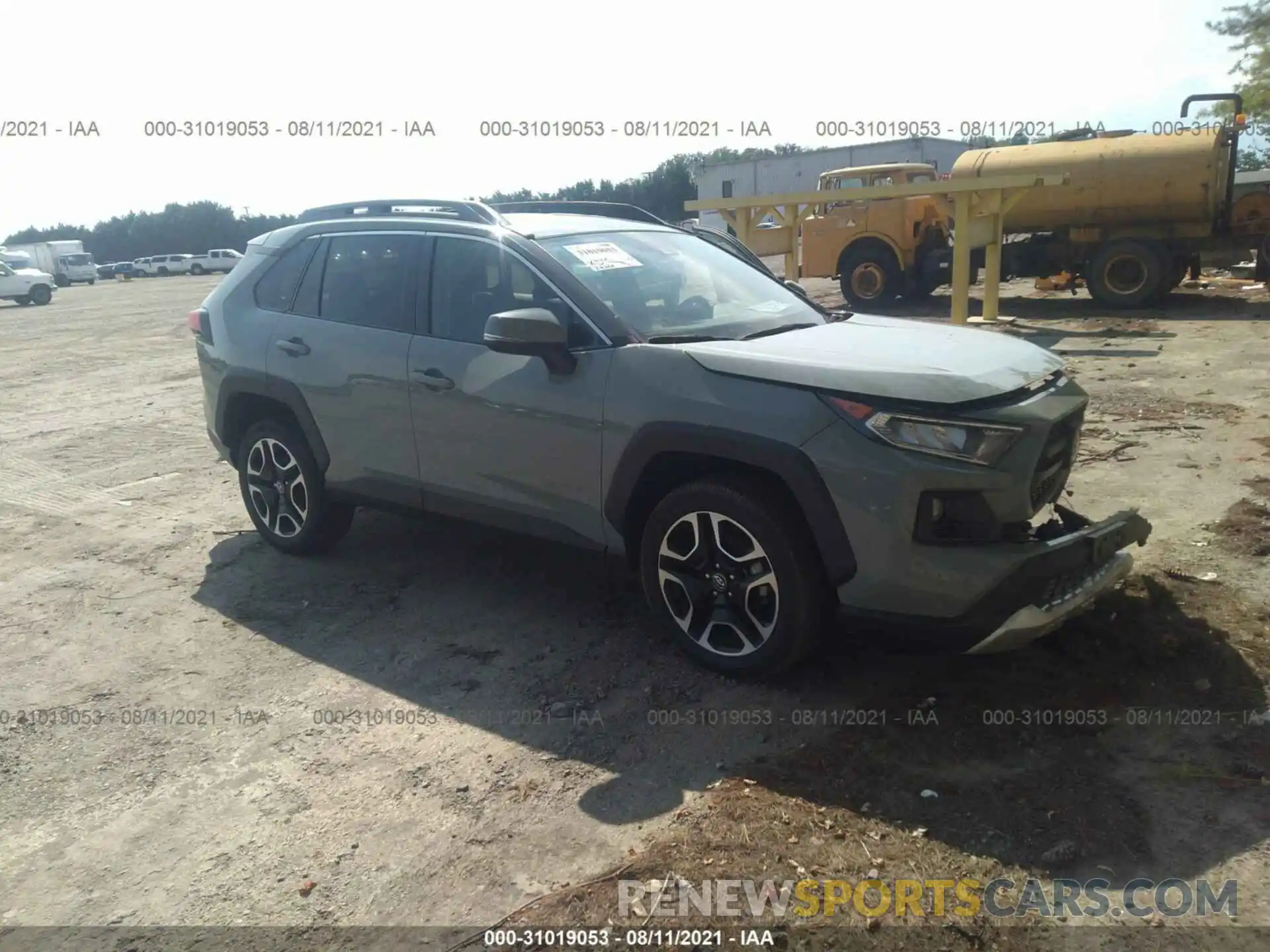 1 Photograph of a damaged car 2T3J1RFV3LC102256 TOYOTA RAV4 2020