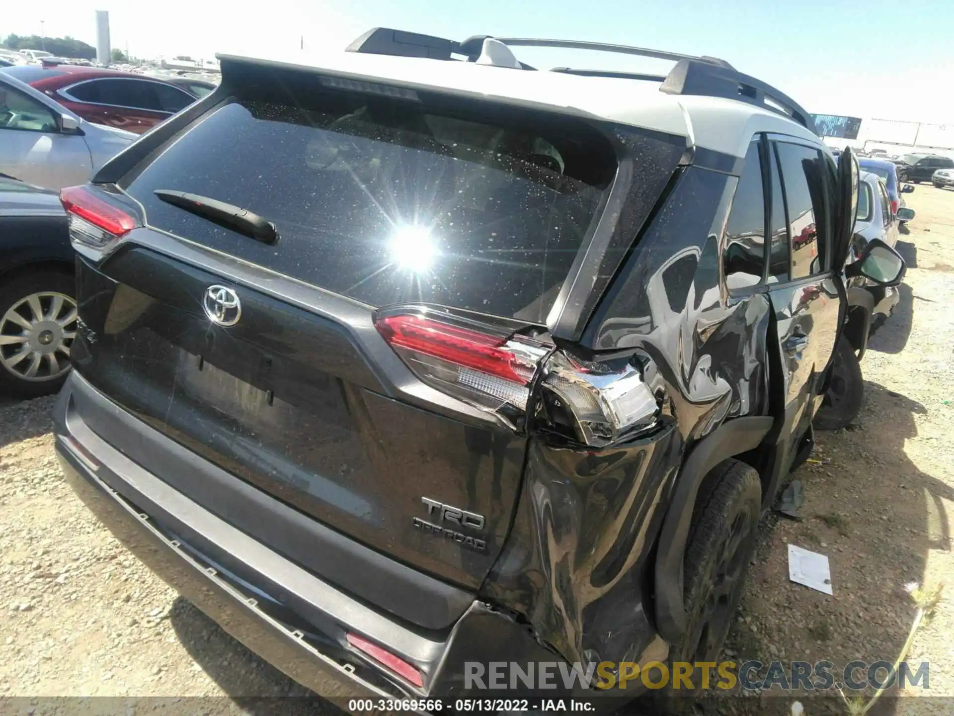 4 Photograph of a damaged car 2T3J1RFV4LC079294 TOYOTA RAV4 2020