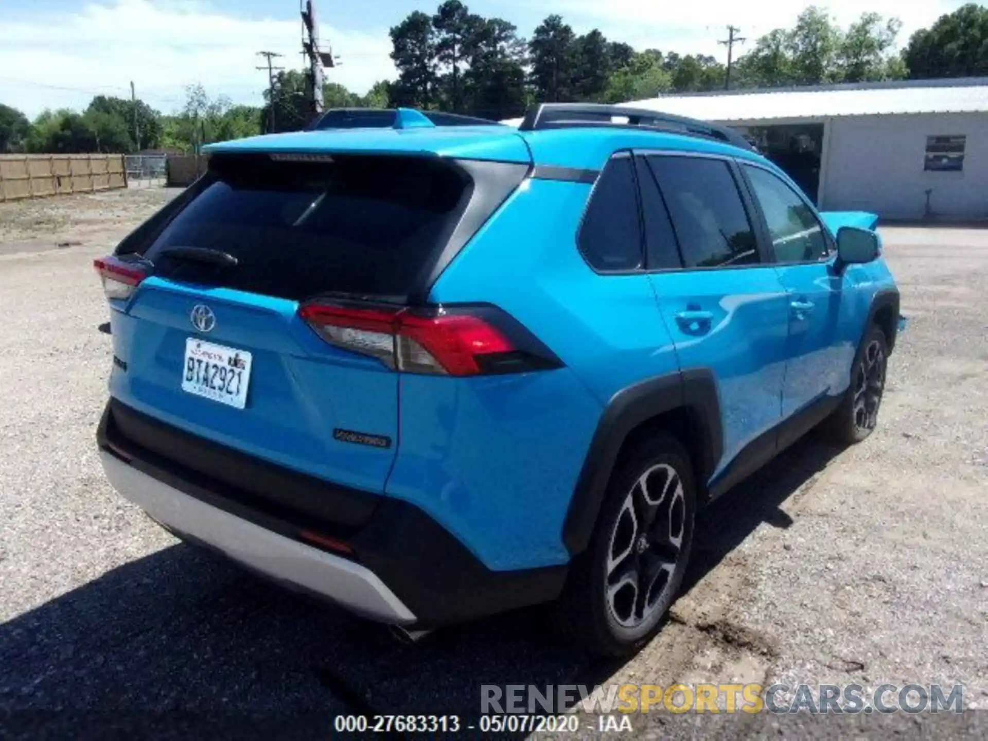 4 Photograph of a damaged car 2T3J1RFV4LC096743 TOYOTA RAV4 2020