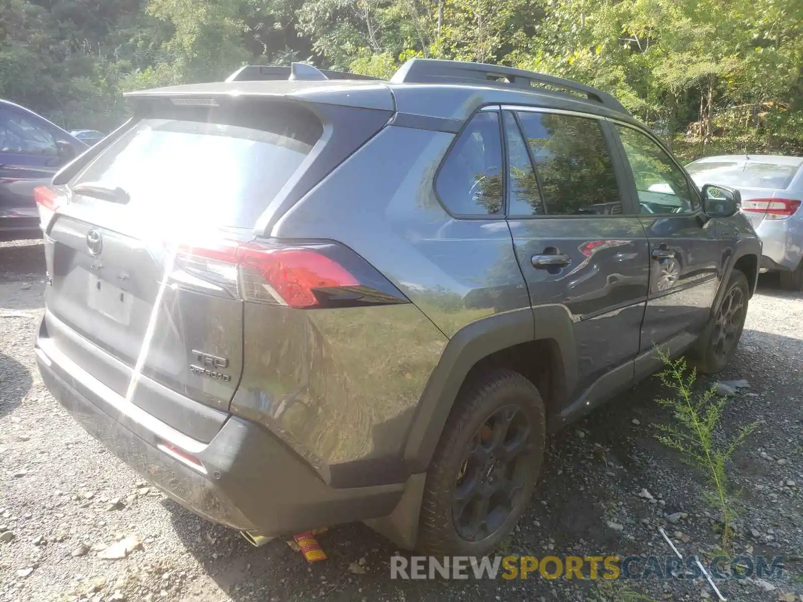 4 Photograph of a damaged car 2T3J1RFV4LC103156 TOYOTA RAV4 2020