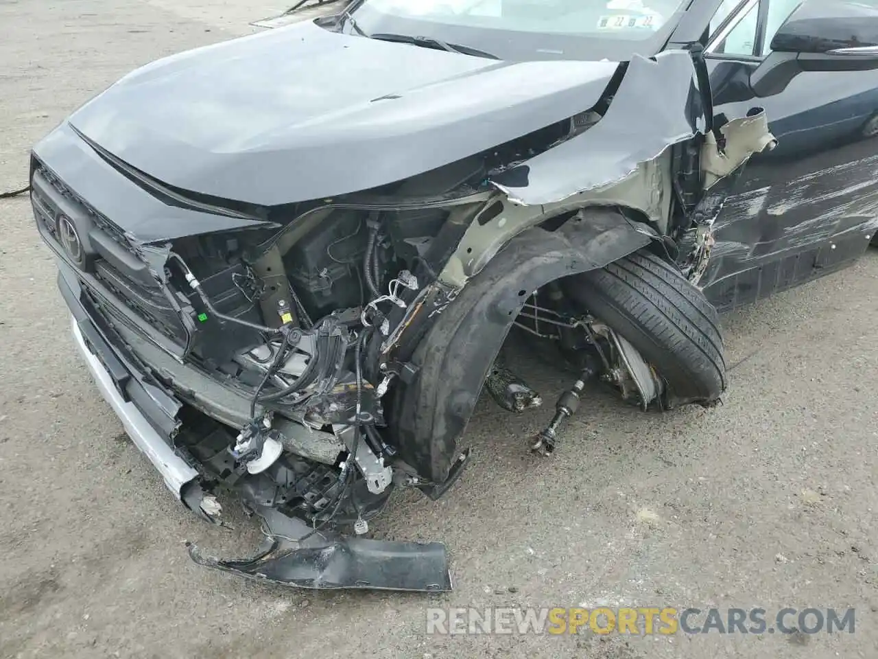 9 Photograph of a damaged car 2T3J1RFV4LC110947 TOYOTA RAV4 2020