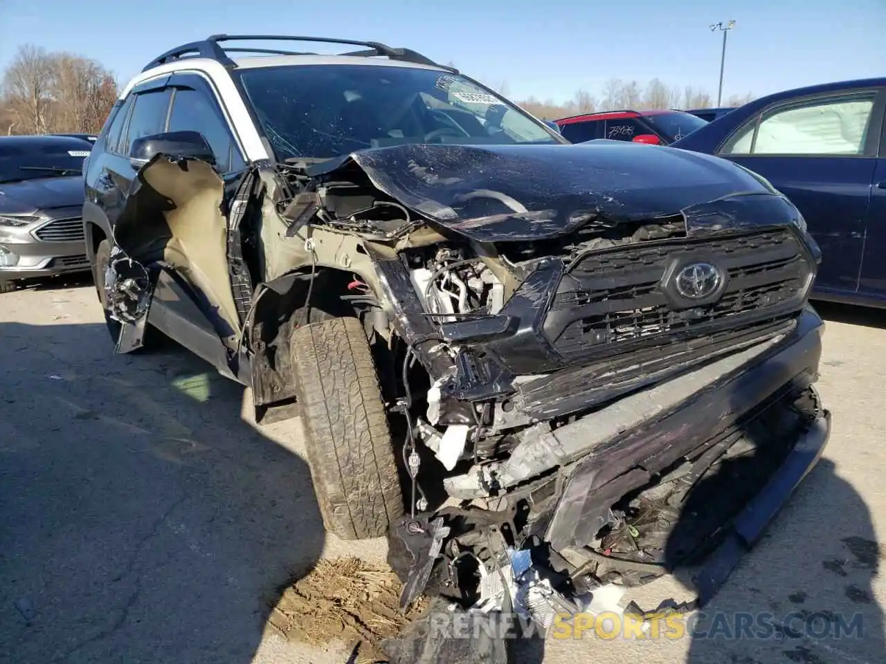 1 Photograph of a damaged car 2T3J1RFV5LC060866 TOYOTA RAV4 2020