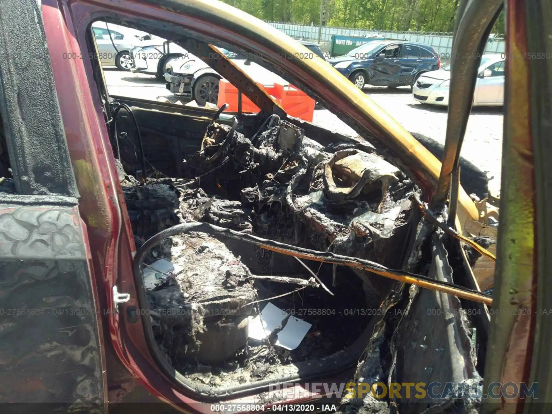 5 Photograph of a damaged car 2T3J1RFV5LC074086 TOYOTA RAV4 2020