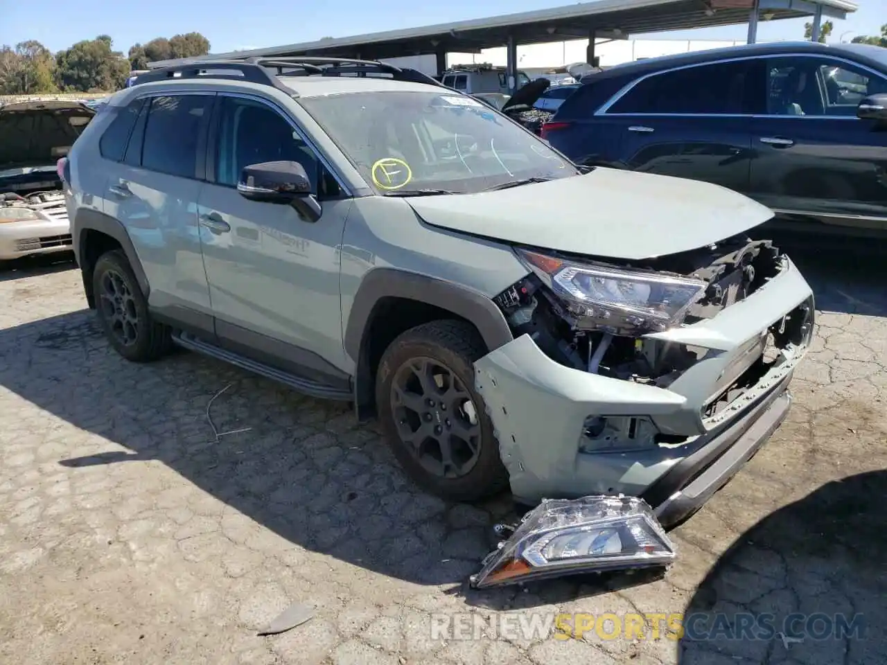 1 Фотография поврежденного автомобиля 2T3J1RFV5LC082138 TOYOTA RAV4 2020