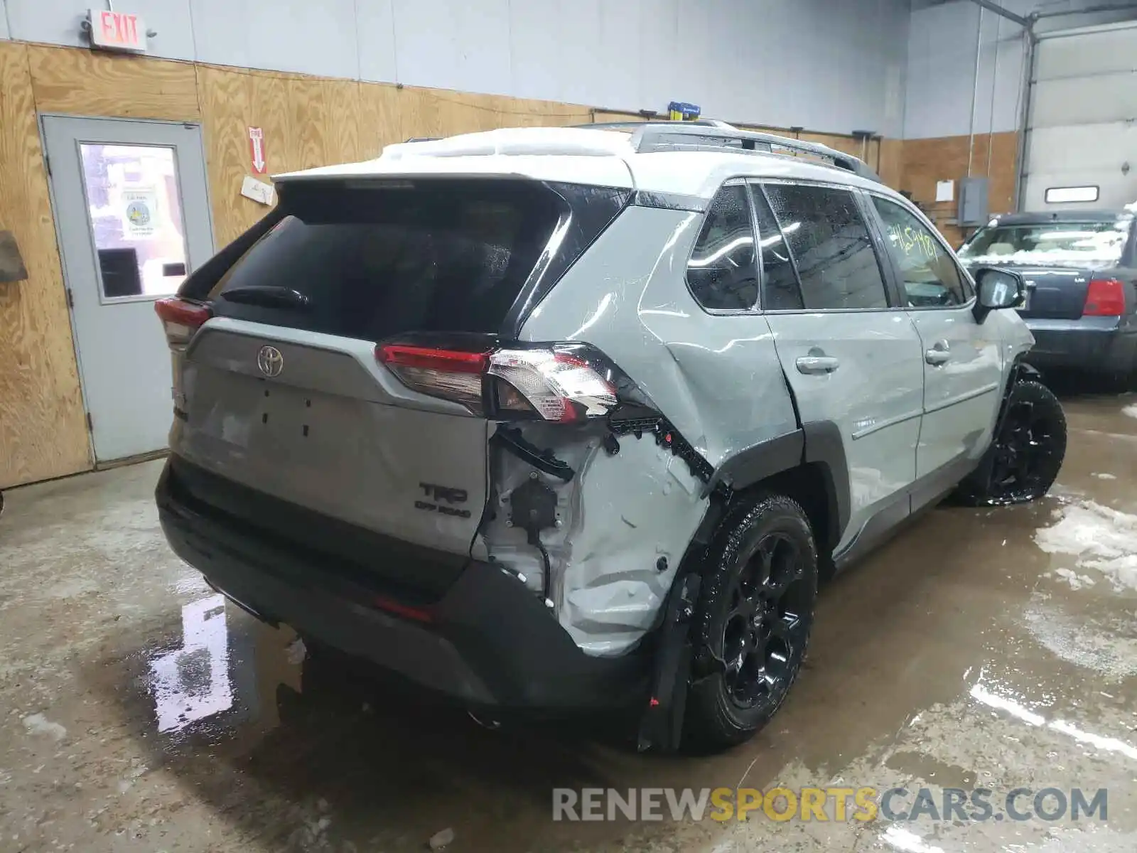 4 Photograph of a damaged car 2T3J1RFV5LC101710 TOYOTA RAV4 2020