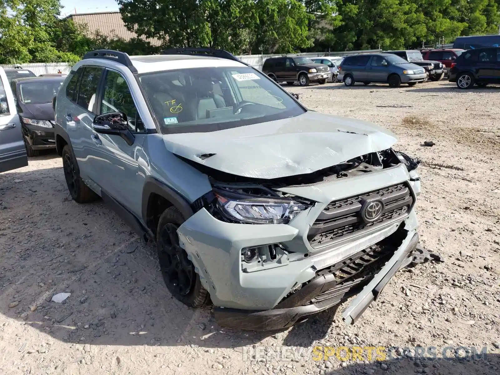 1 Photograph of a damaged car 2T3J1RFV5LC112805 TOYOTA RAV4 2020