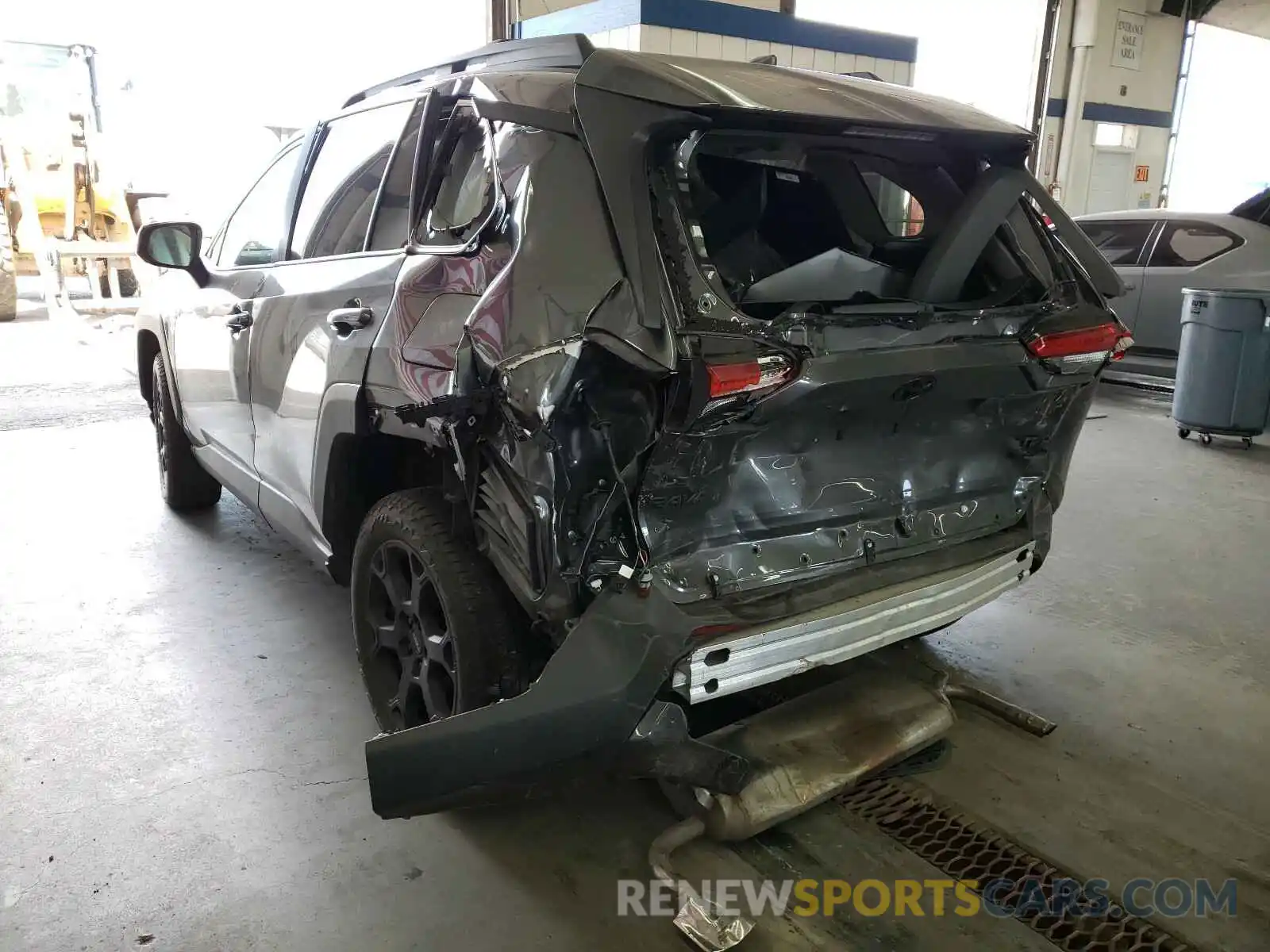 3 Photograph of a damaged car 2T3J1RFV5LC133122 TOYOTA RAV4 2020