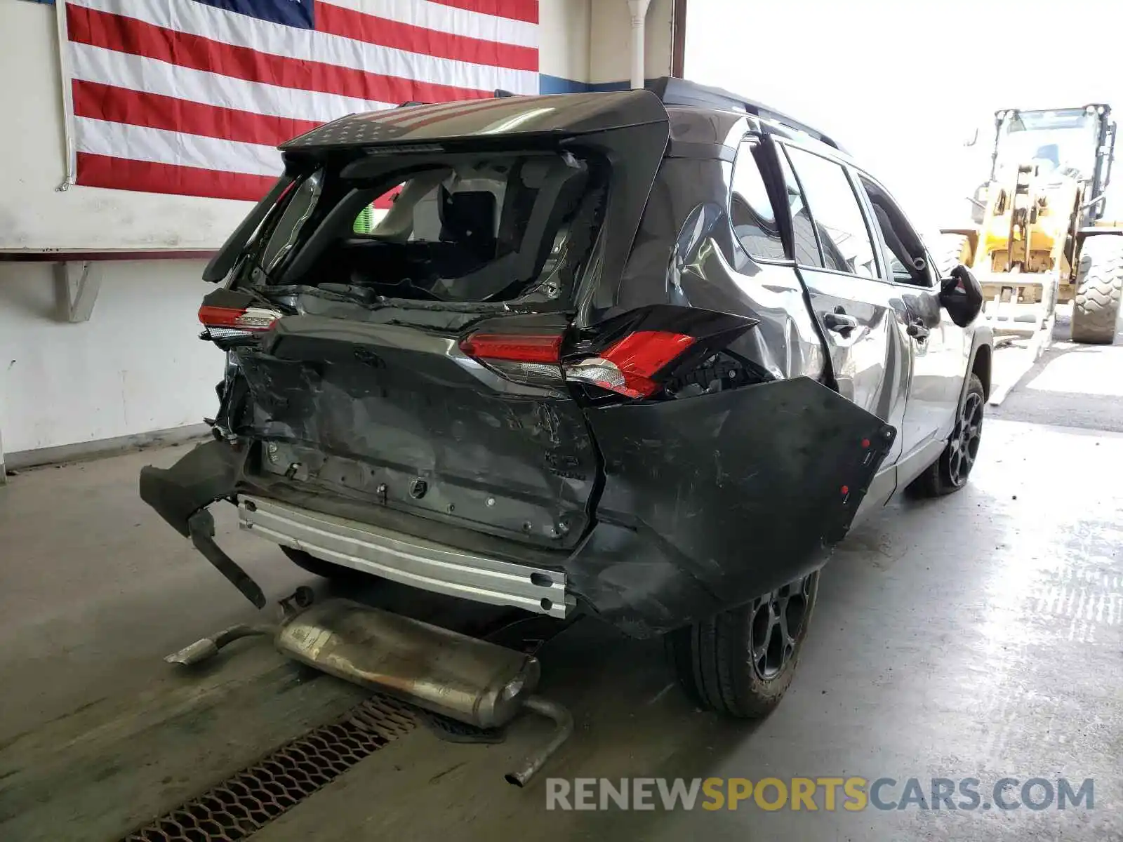 4 Photograph of a damaged car 2T3J1RFV5LC133122 TOYOTA RAV4 2020