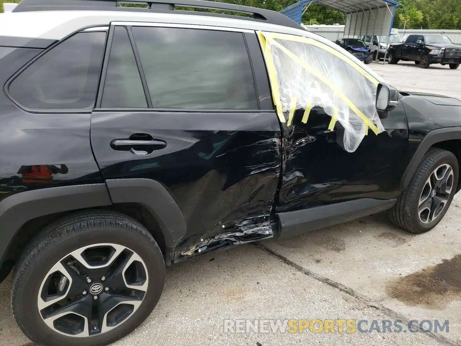 9 Photograph of a damaged car 2T3J1RFV6LC084979 TOYOTA RAV4 2020