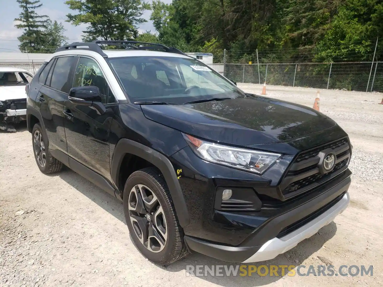 1 Photograph of a damaged car 2T3J1RFV6LC126020 TOYOTA RAV4 2020