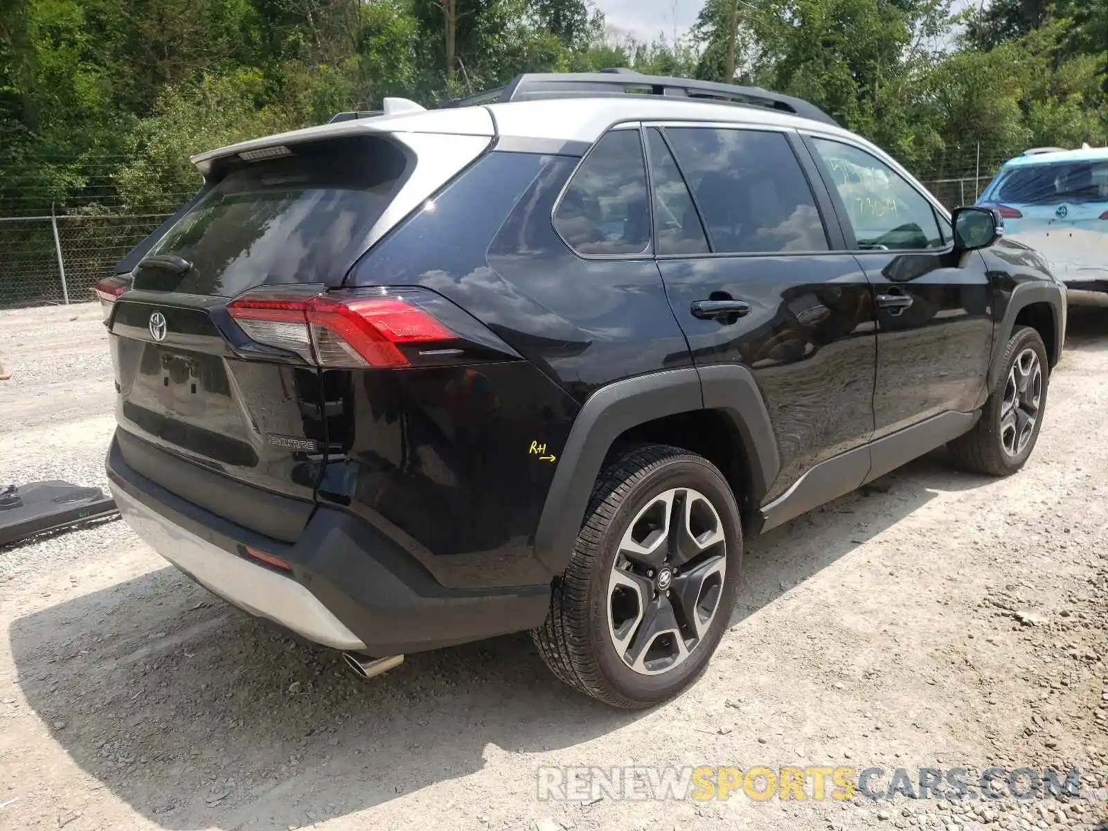 4 Фотография поврежденного автомобиля 2T3J1RFV6LC126020 TOYOTA RAV4 2020