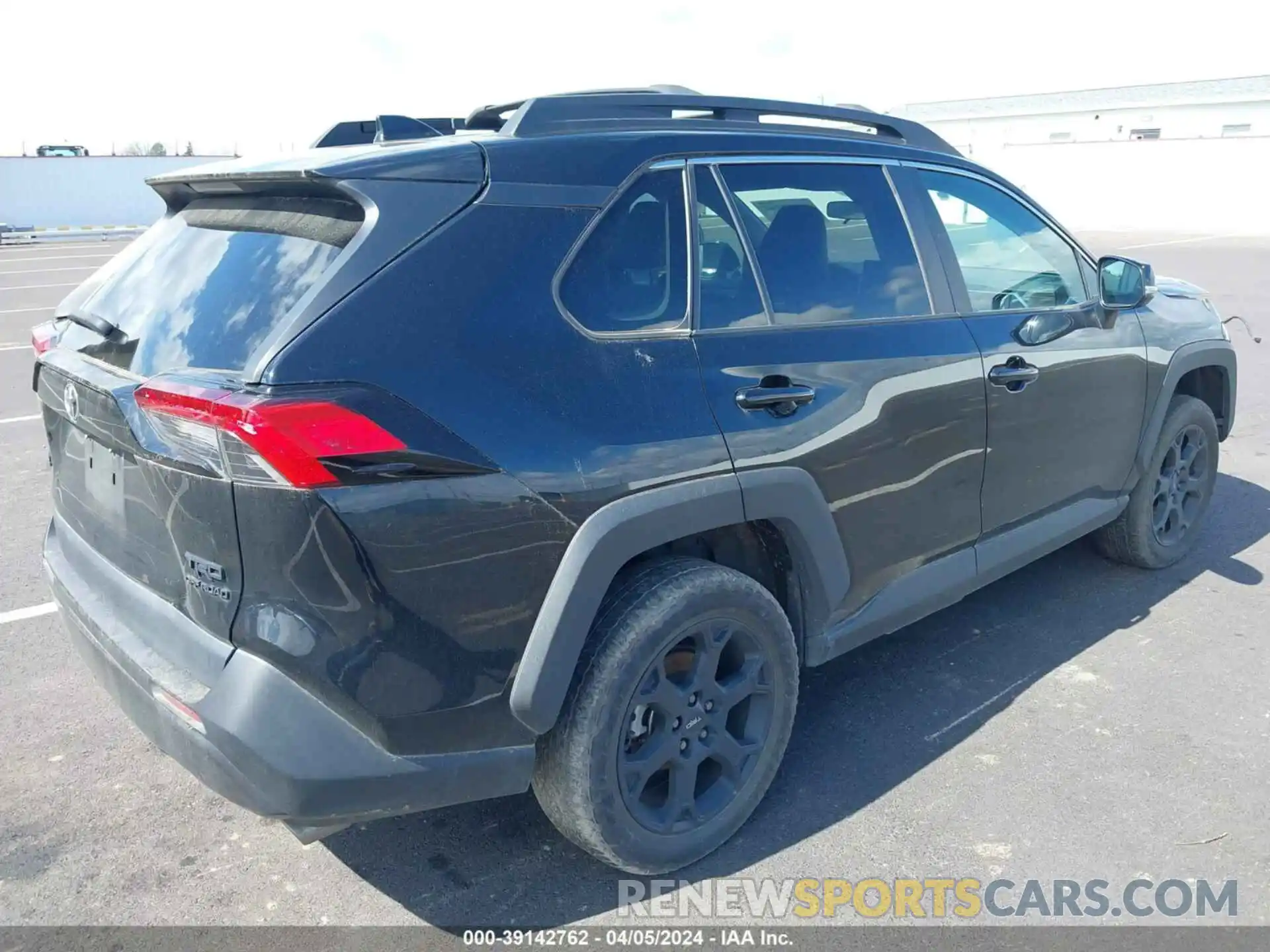 4 Photograph of a damaged car 2T3J1RFV7LC067446 TOYOTA RAV4 2020