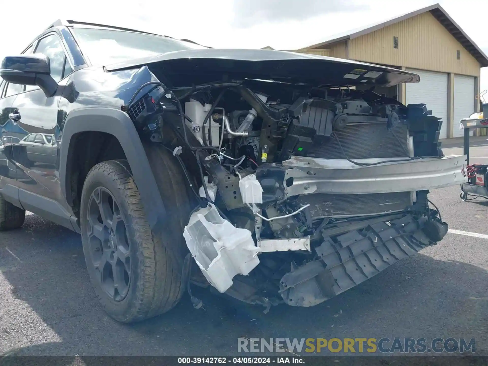 6 Photograph of a damaged car 2T3J1RFV7LC067446 TOYOTA RAV4 2020