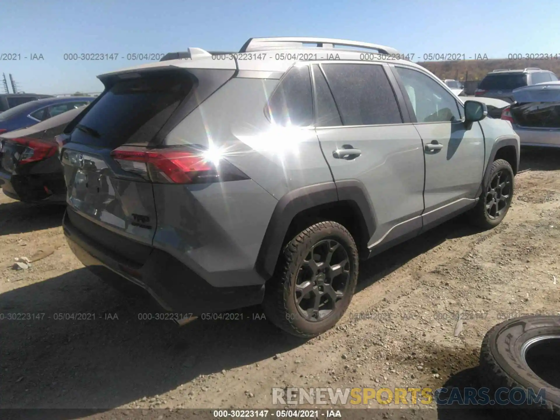 4 Фотография поврежденного автомобиля 2T3J1RFV7LC073750 TOYOTA RAV4 2020