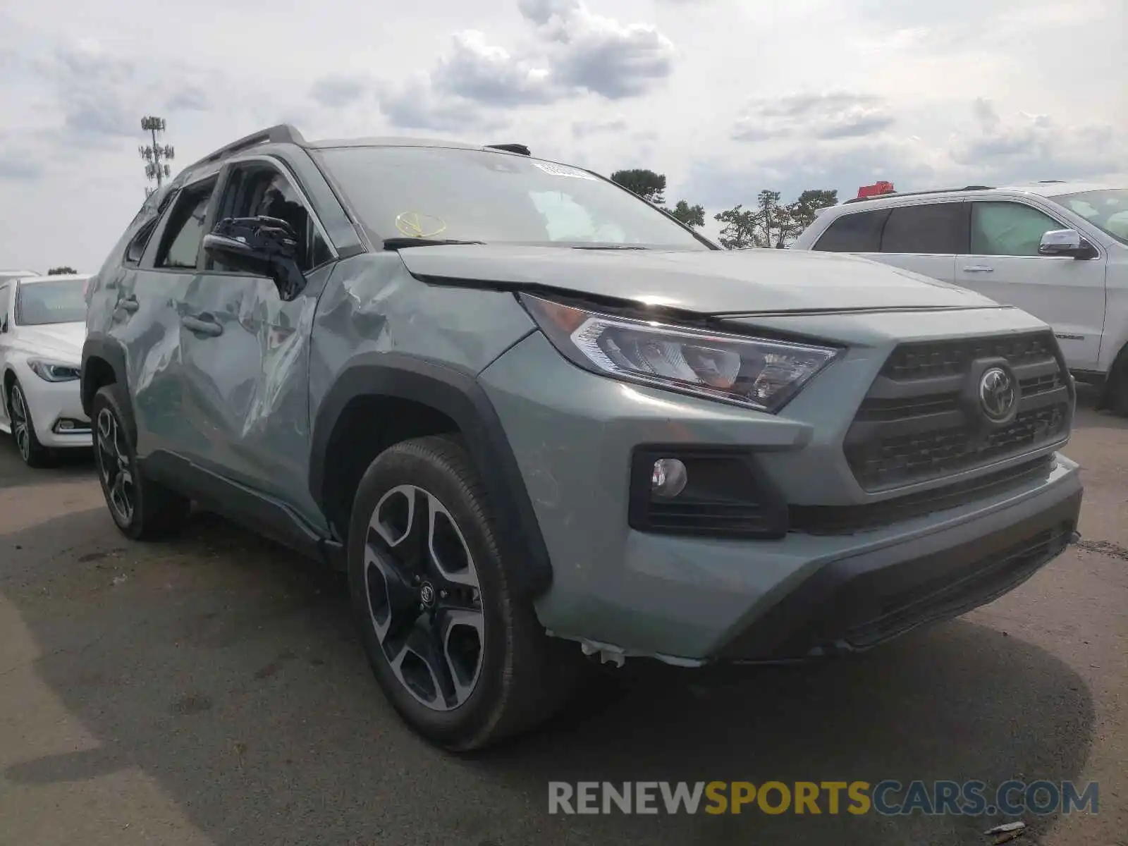 1 Photograph of a damaged car 2T3J1RFV7LC080004 TOYOTA RAV4 2020