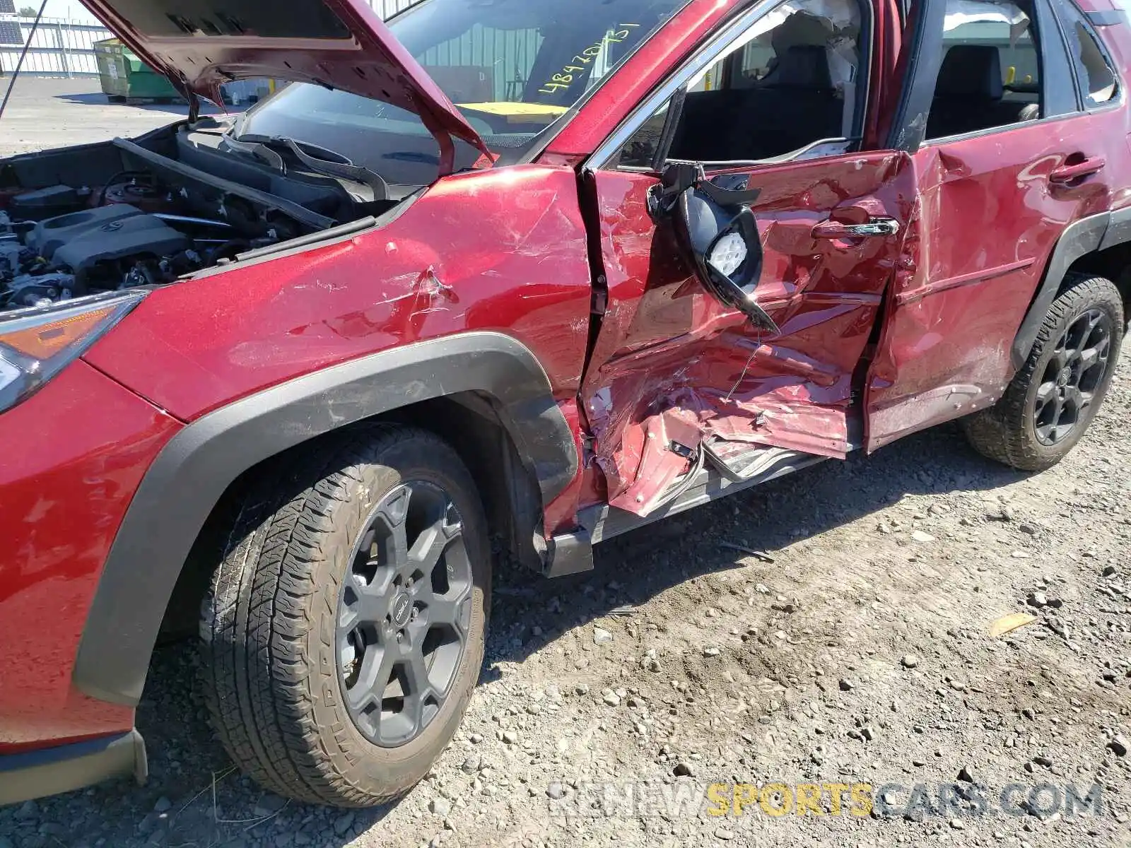 10 Photograph of a damaged car 2T3J1RFV8LC090105 TOYOTA RAV4 2020