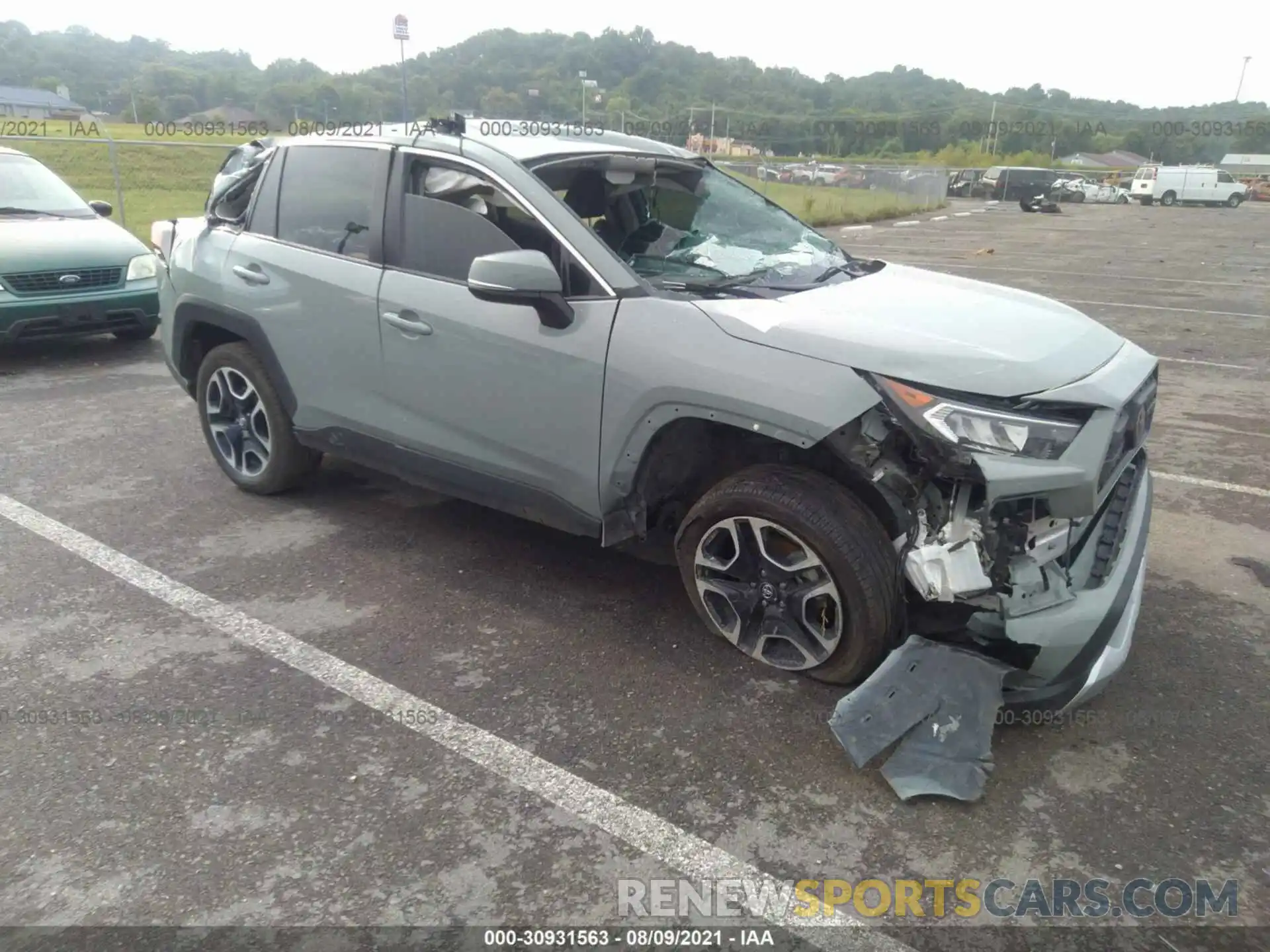 1 Photograph of a damaged car 2T3J1RFV8LC092078 TOYOTA RAV4 2020