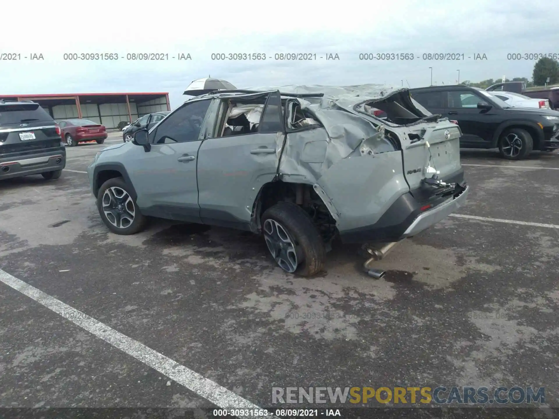 3 Фотография поврежденного автомобиля 2T3J1RFV8LC092078 TOYOTA RAV4 2020