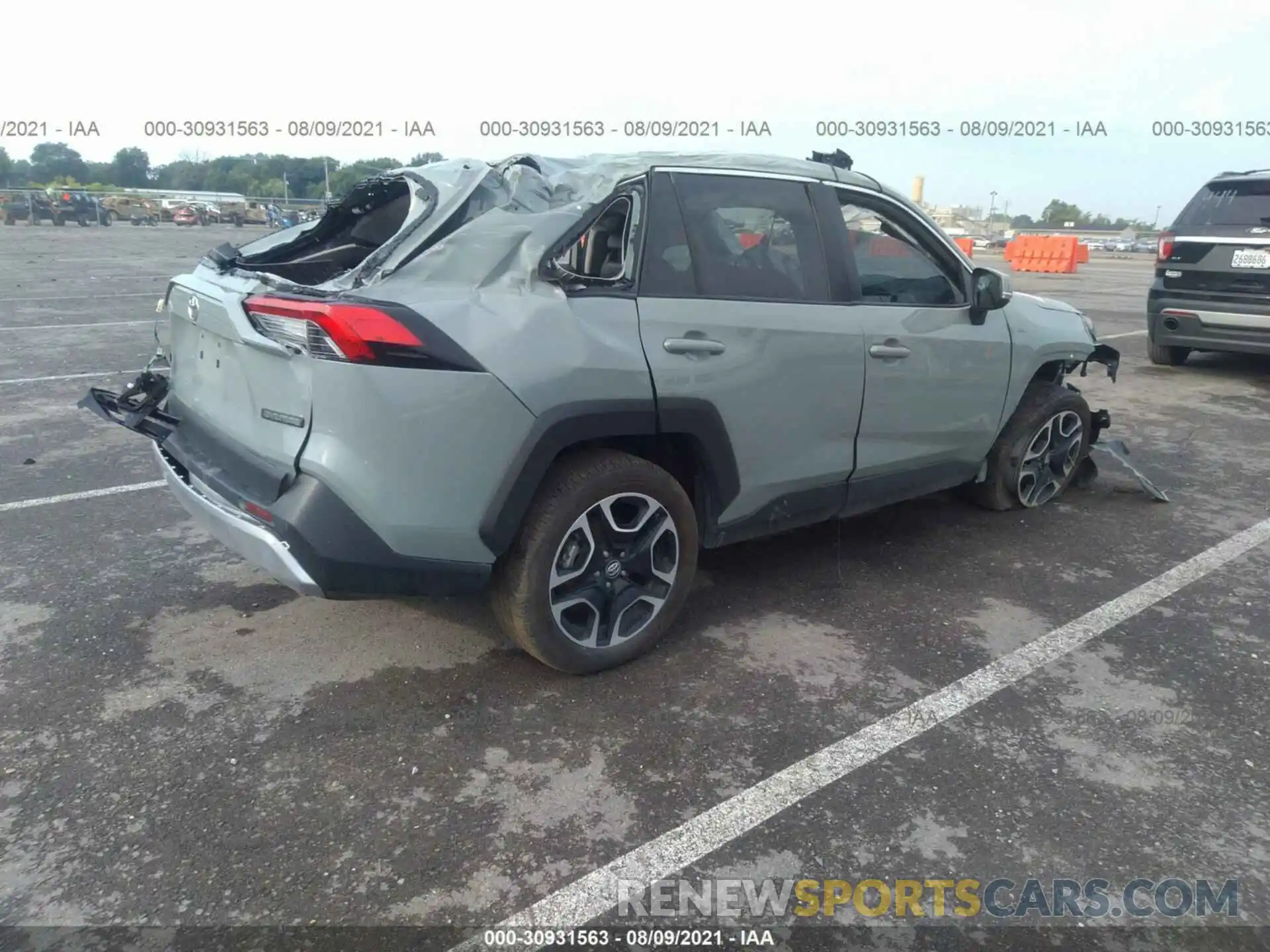 4 Photograph of a damaged car 2T3J1RFV8LC092078 TOYOTA RAV4 2020