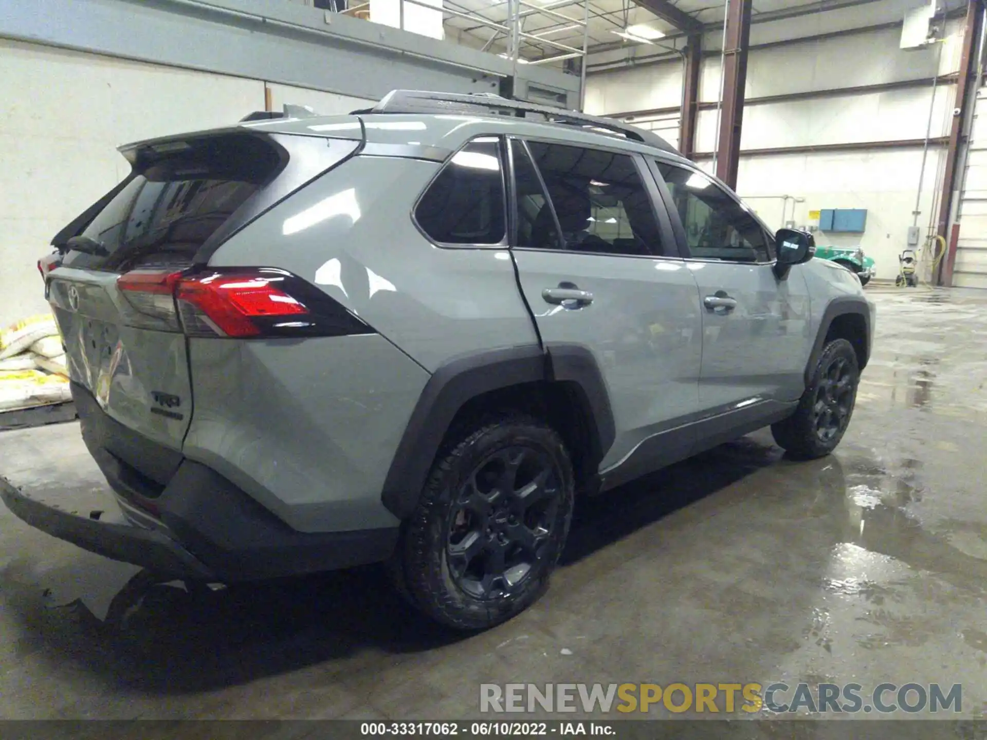 4 Photograph of a damaged car 2T3J1RFV8LC105279 TOYOTA RAV4 2020