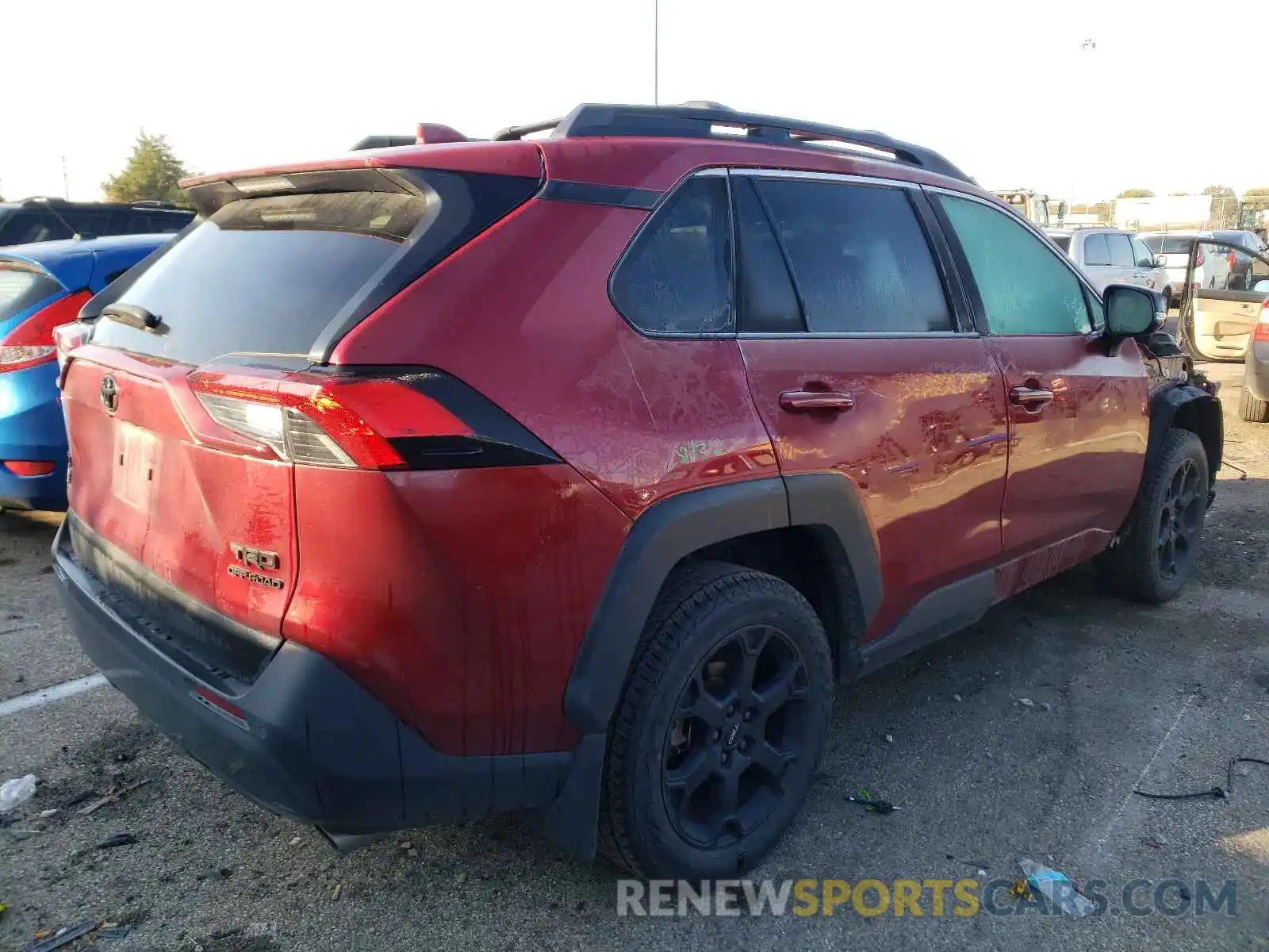 4 Photograph of a damaged car 2T3J1RFVXLC092051 TOYOTA RAV4 2020