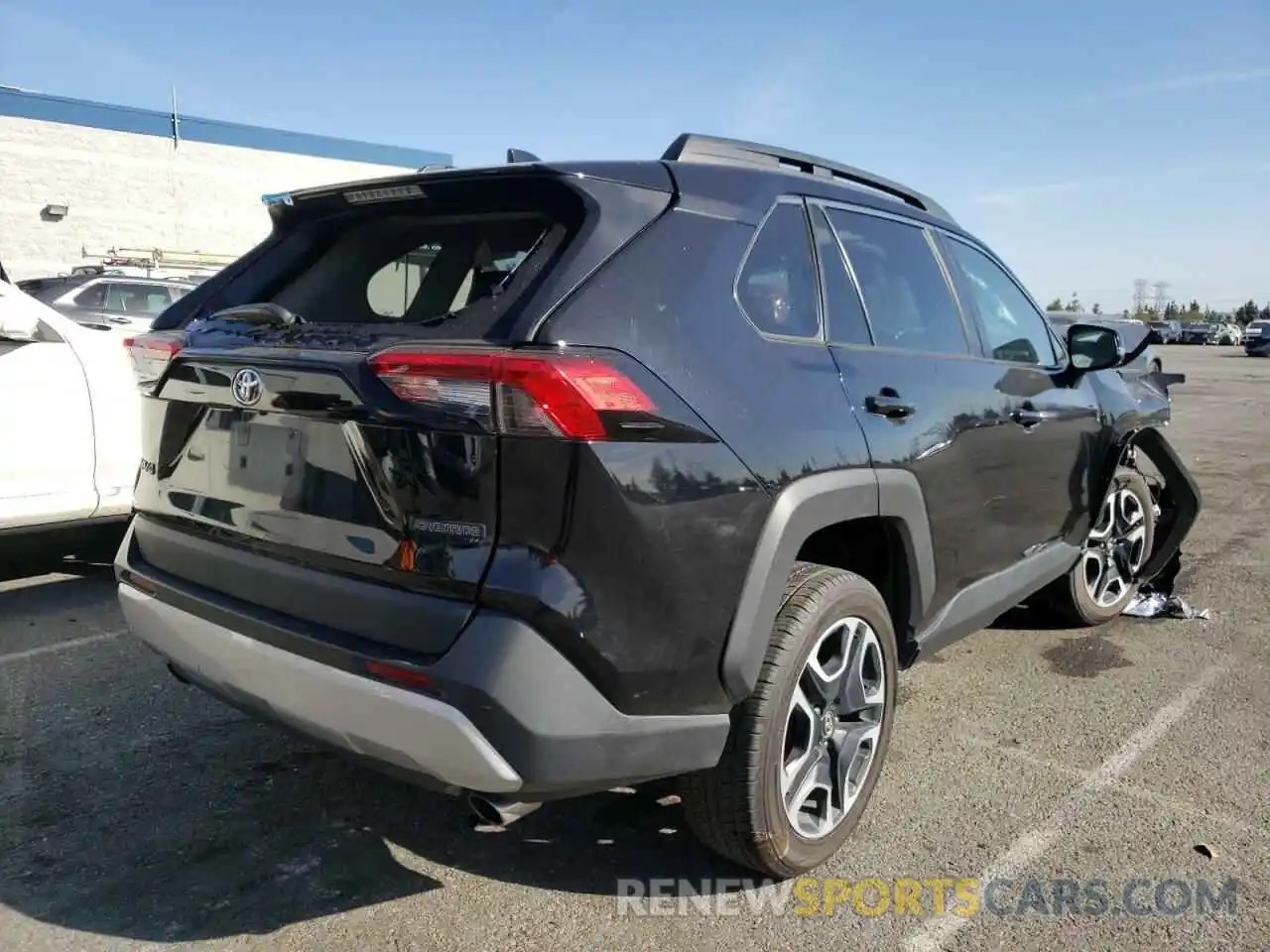 4 Photograph of a damaged car 2T3J1RFVXLC092888 TOYOTA RAV4 2020