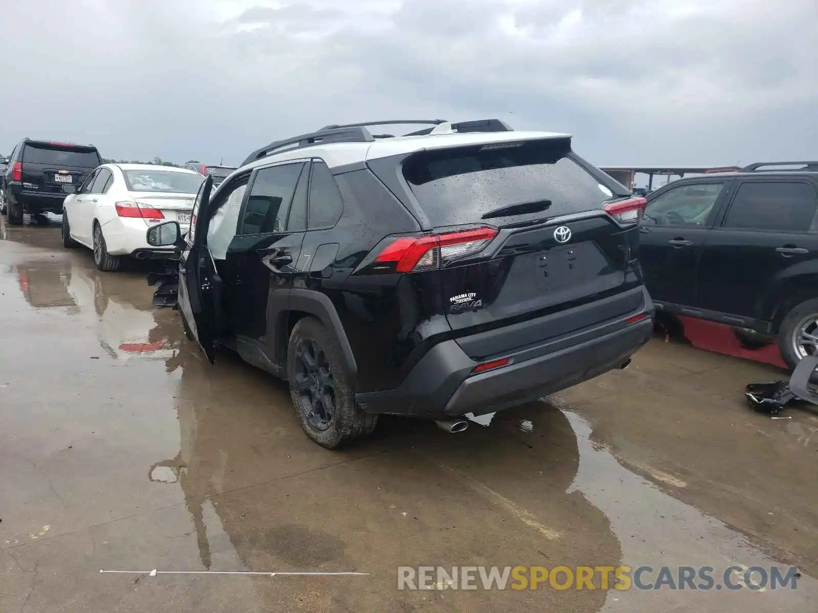 3 Photograph of a damaged car 2T3J1RFVXLC099274 TOYOTA RAV4 2020