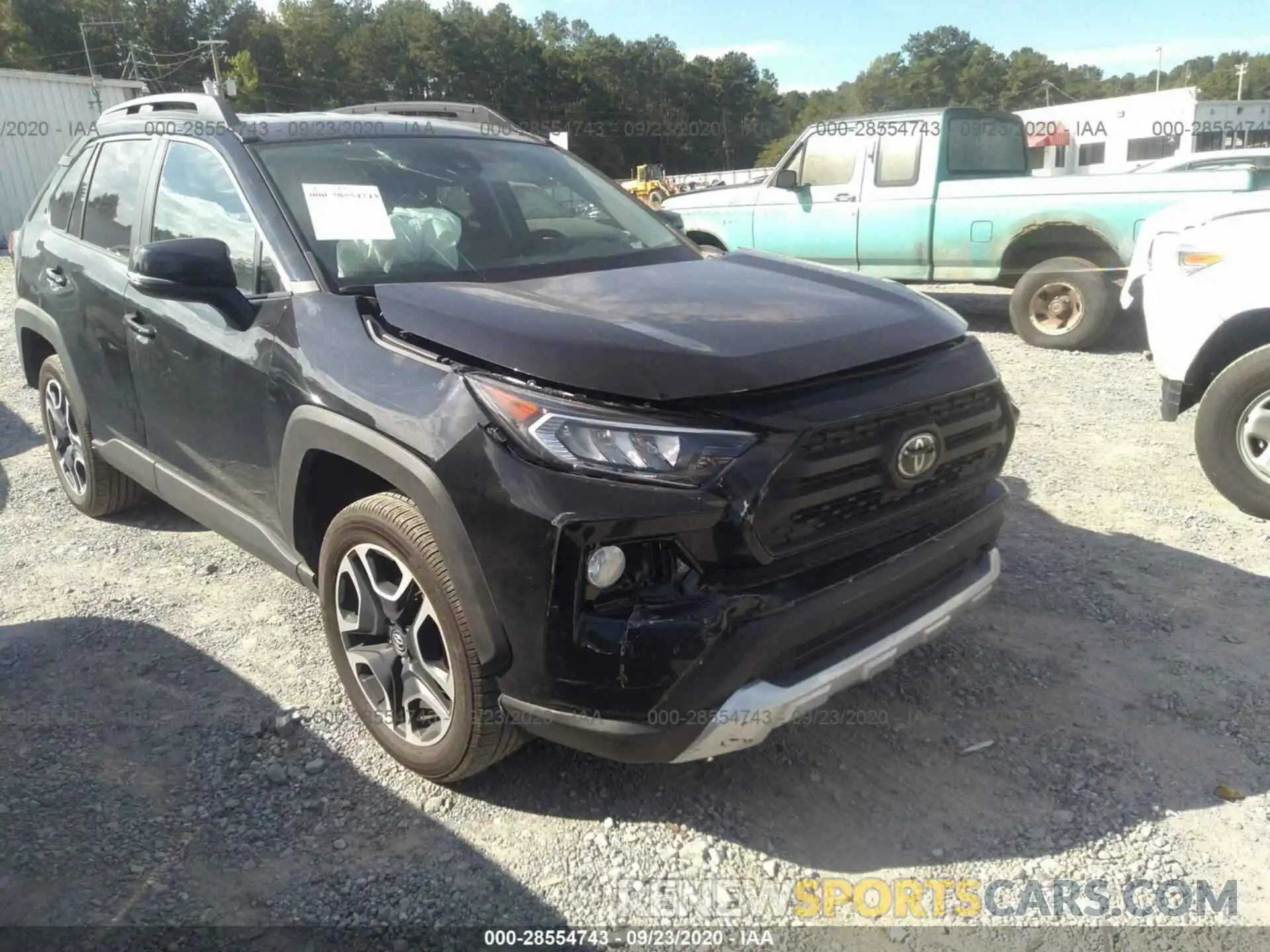 1 Photograph of a damaged car 2T3J1RFVXLC100634 TOYOTA RAV4 2020