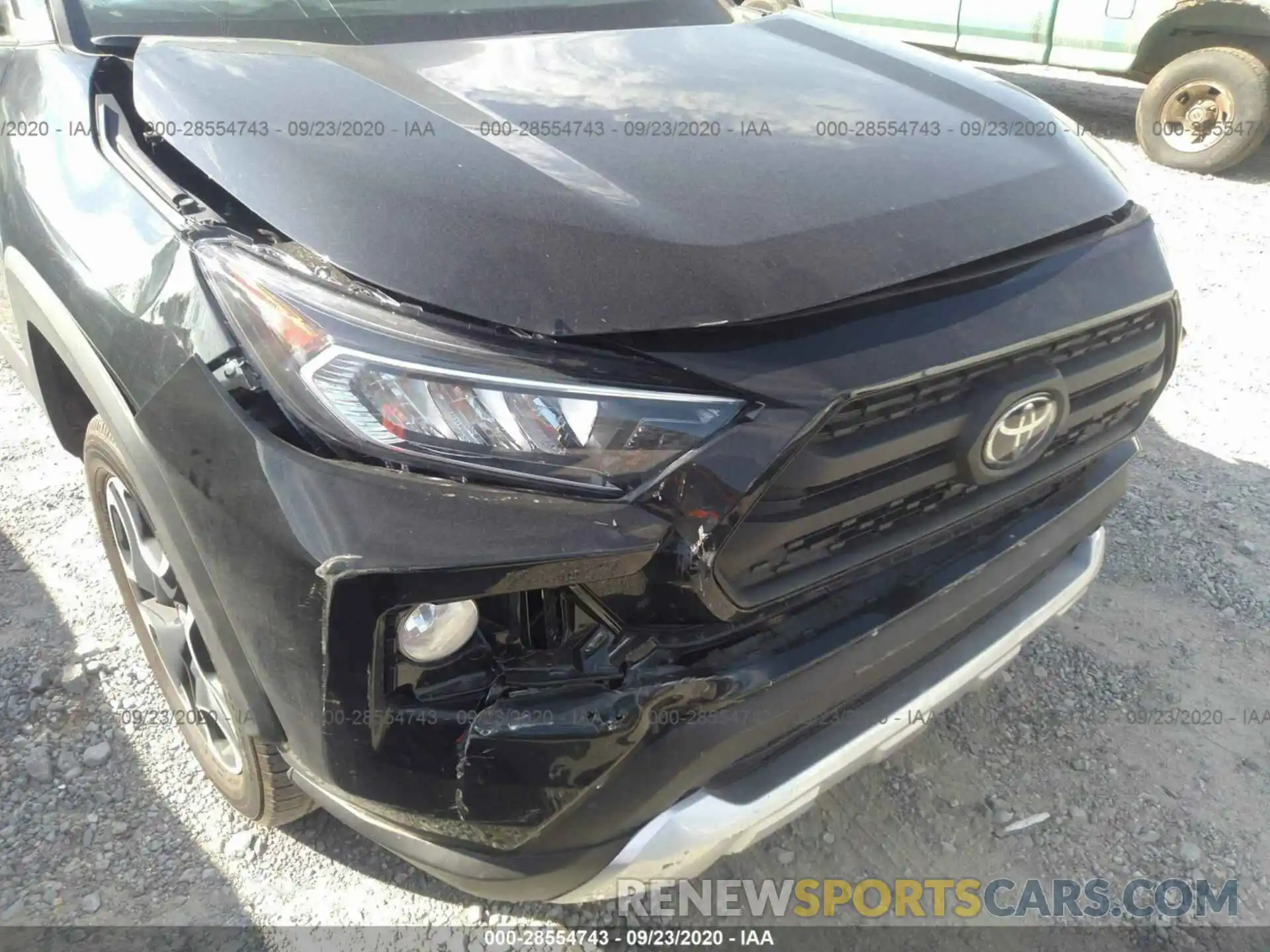 6 Photograph of a damaged car 2T3J1RFVXLC100634 TOYOTA RAV4 2020