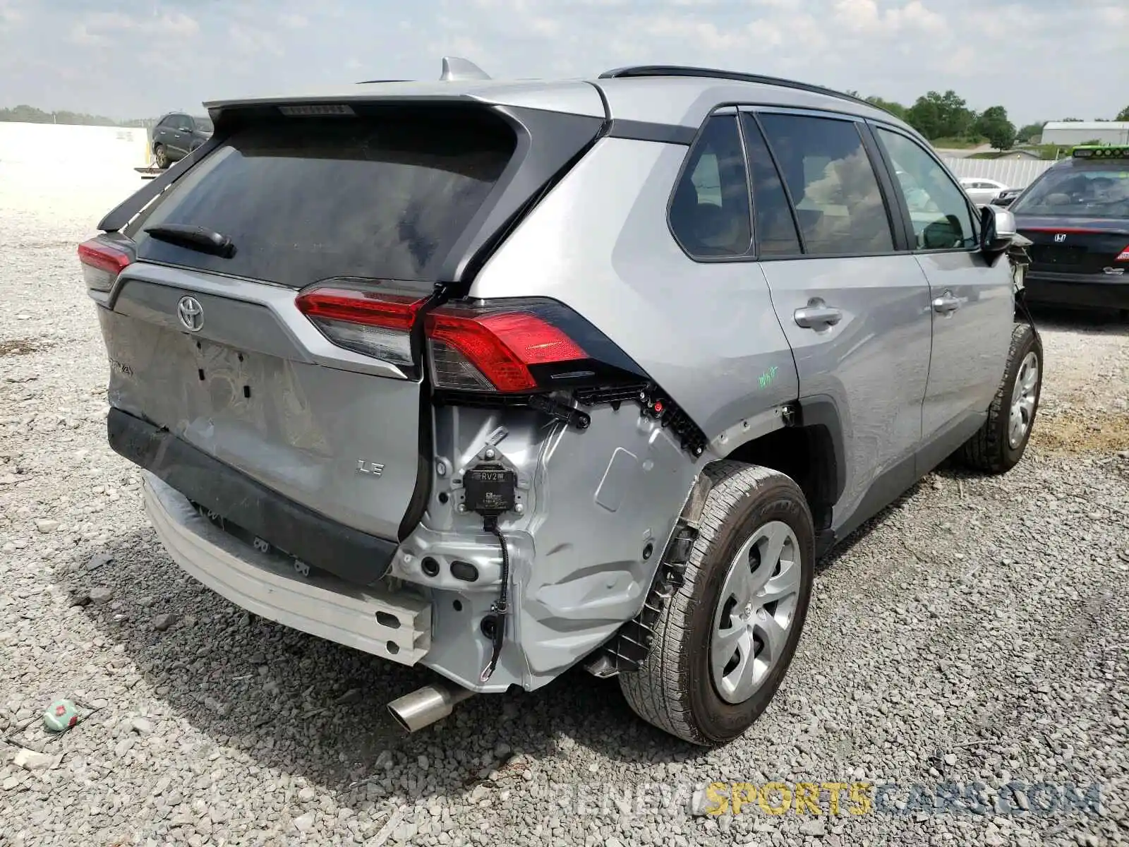 4 Photograph of a damaged car 2T3K1RFV1LC039243 TOYOTA RAV4 2020