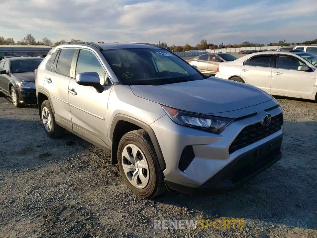 1 Photograph of a damaged car 2T3K1RFV1LC060402 TOYOTA RAV4 2020