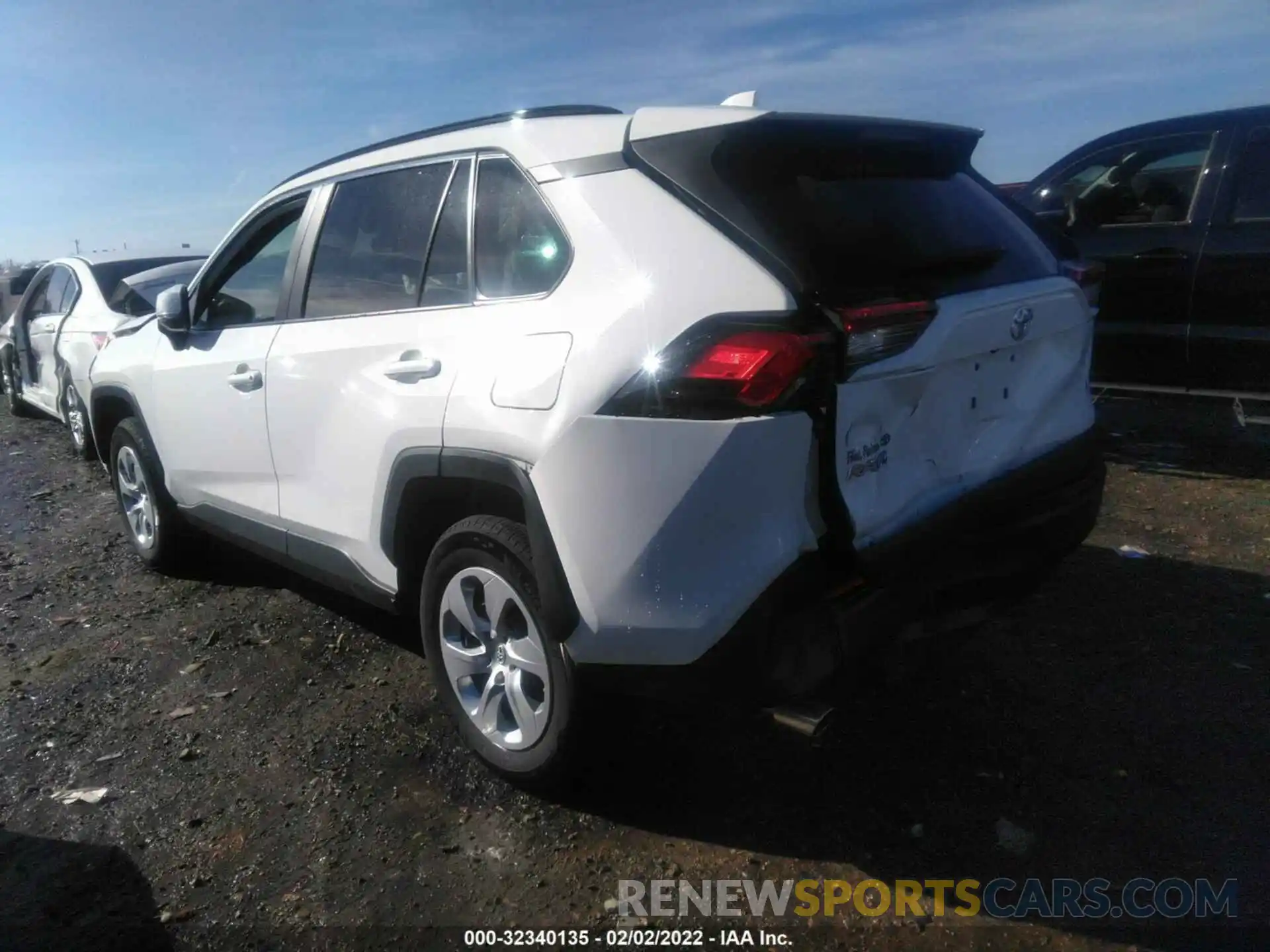 3 Photograph of a damaged car 2T3K1RFV1LW061273 TOYOTA RAV4 2020