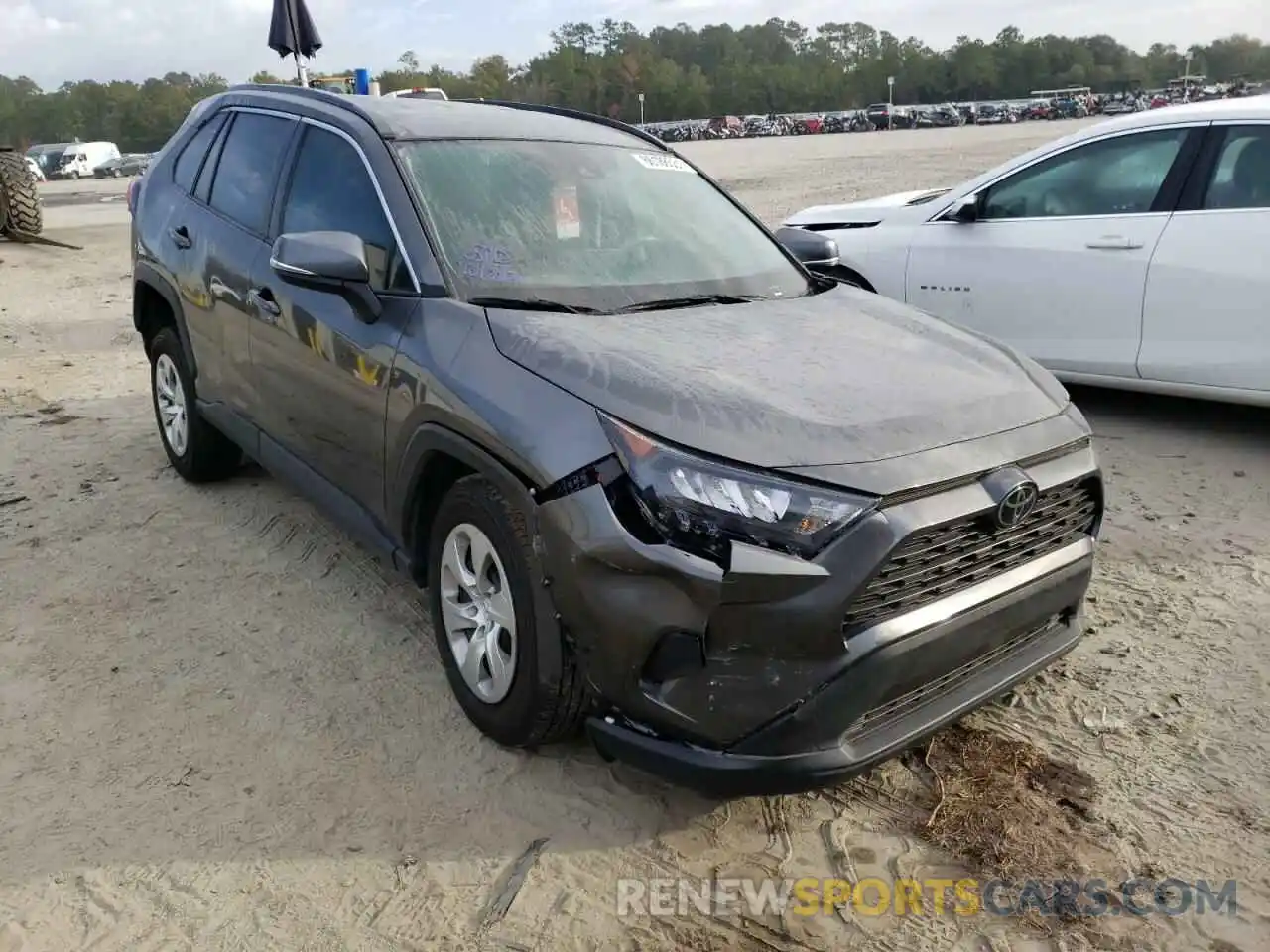 1 Photograph of a damaged car 2T3K1RFV2LC082635 TOYOTA RAV4 2020