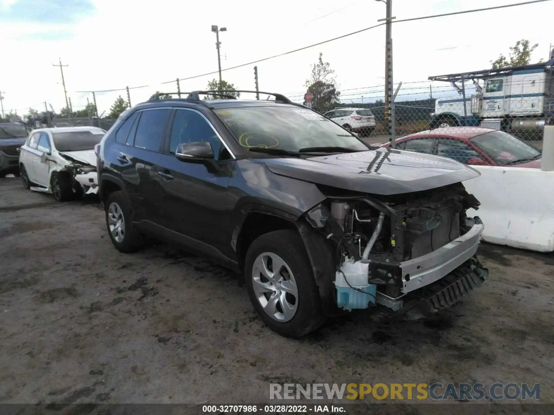 1 Photograph of a damaged car 2T3K1RFV2LW071813 TOYOTA RAV4 2020