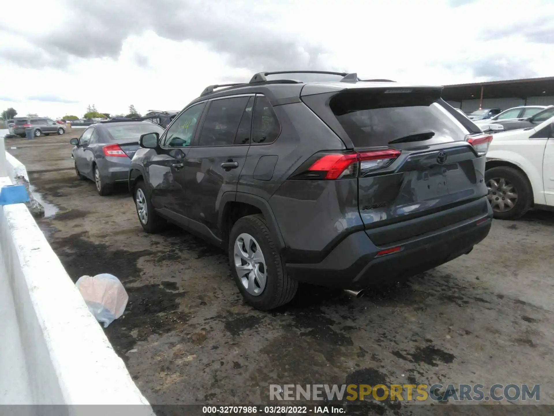 3 Photograph of a damaged car 2T3K1RFV2LW071813 TOYOTA RAV4 2020