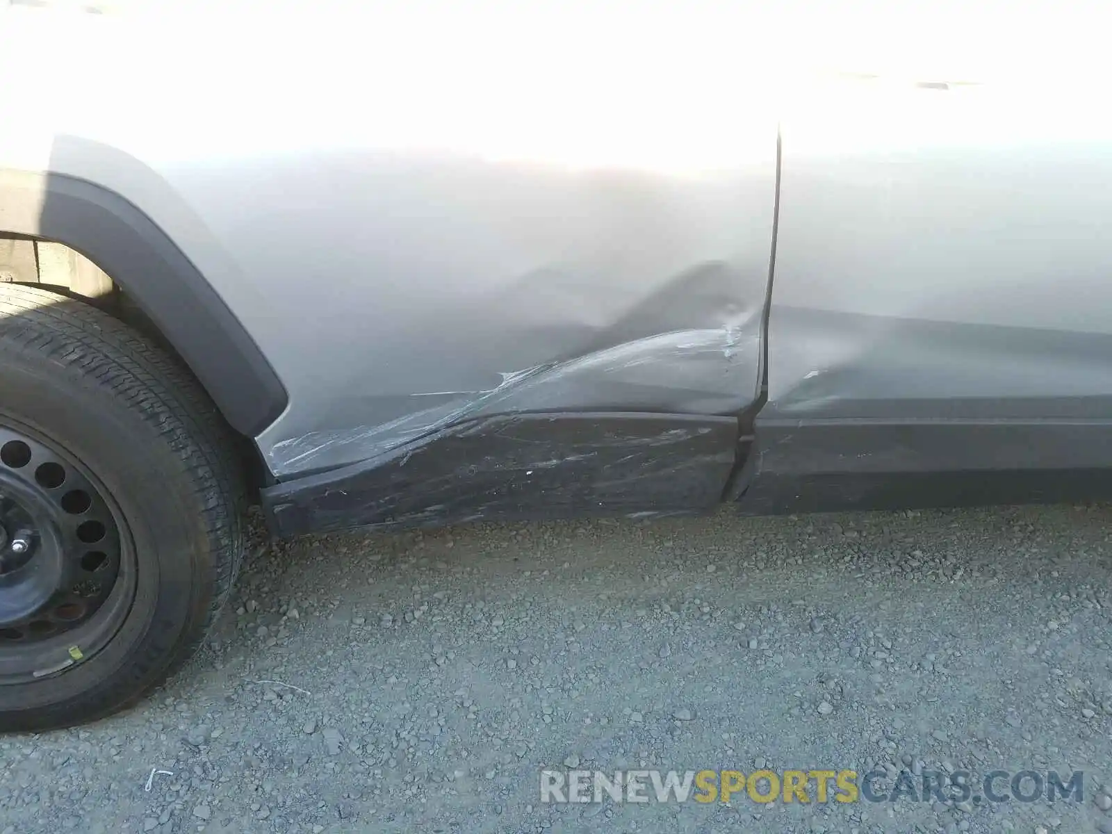 9 Photograph of a damaged car 2T3K1RFV3LC035789 TOYOTA RAV4 2020