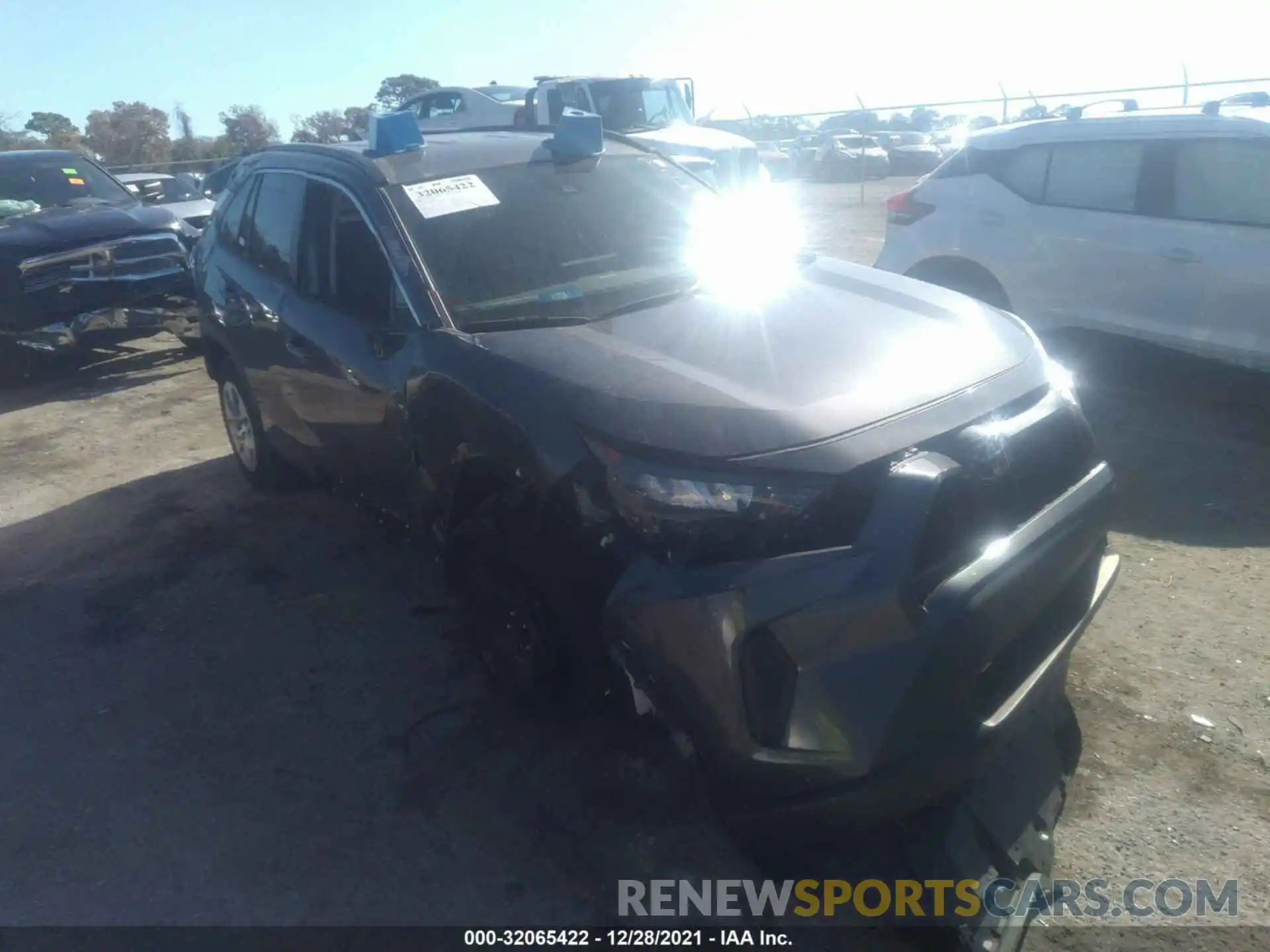 1 Photograph of a damaged car 2T3K1RFV3LC039311 TOYOTA RAV4 2020