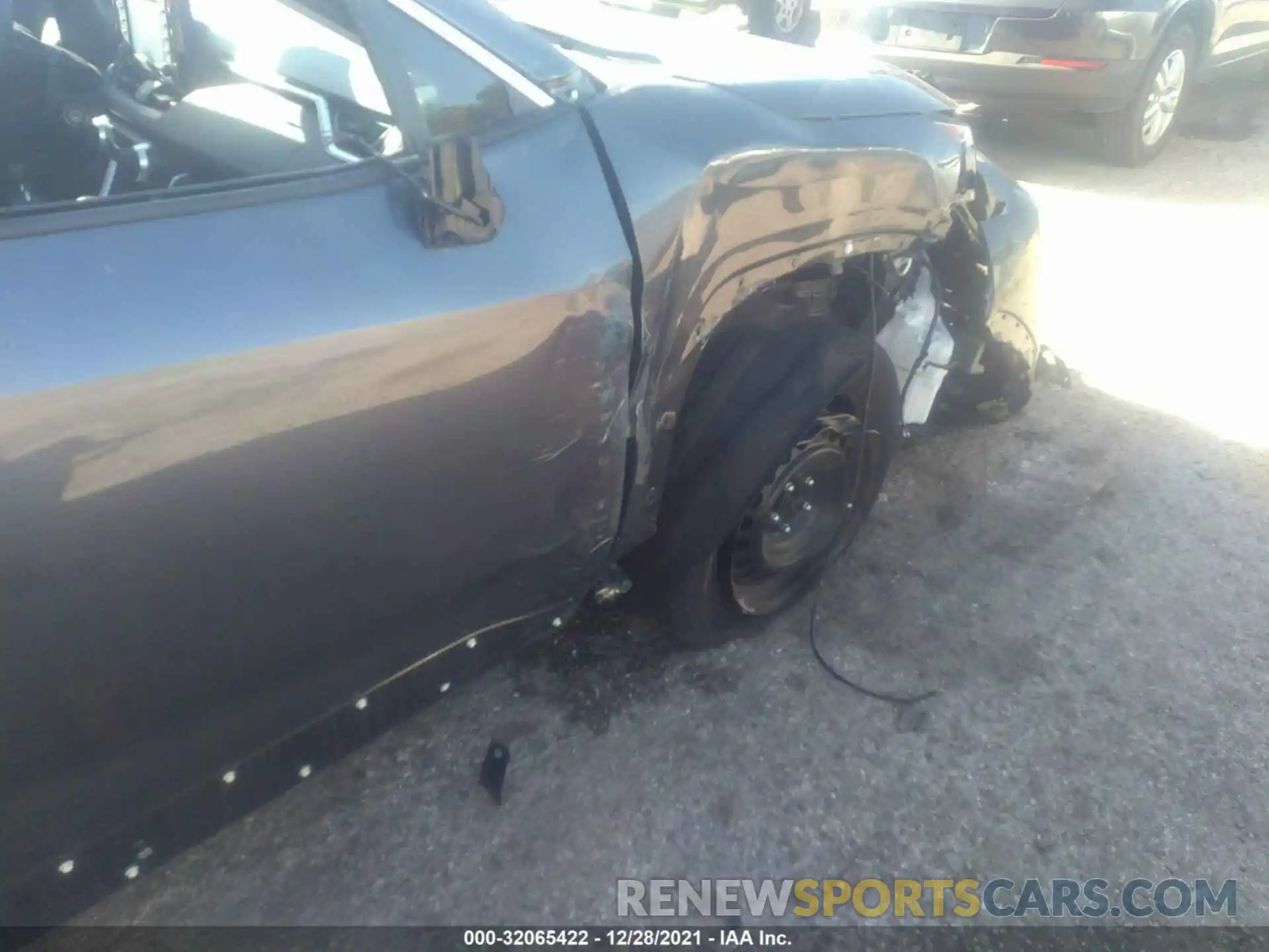 6 Photograph of a damaged car 2T3K1RFV3LC039311 TOYOTA RAV4 2020