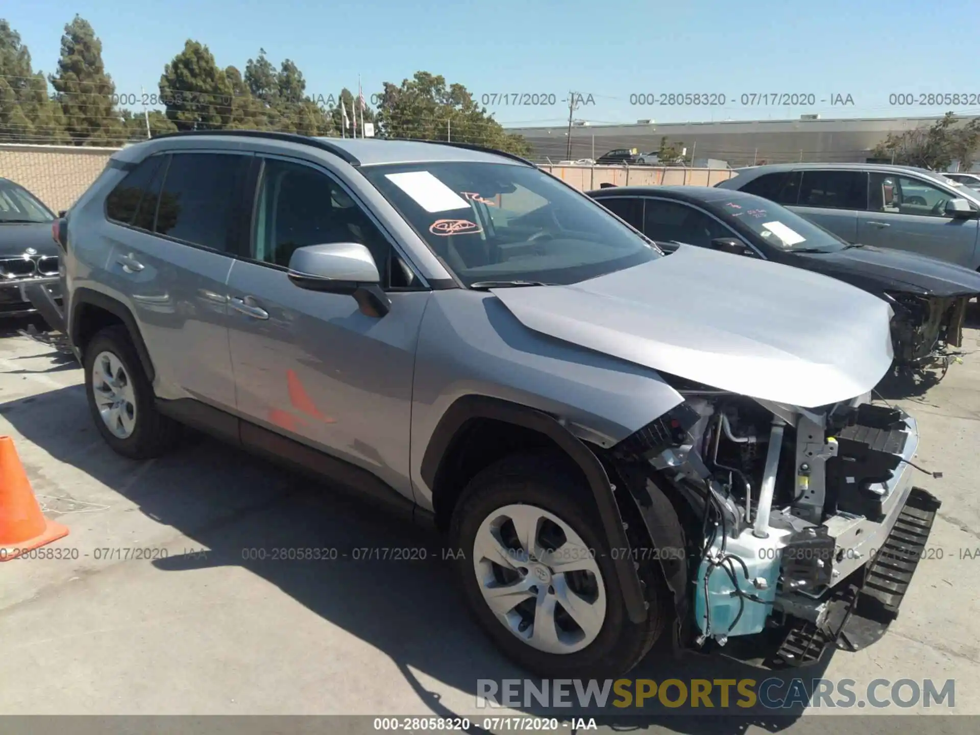 1 Photograph of a damaged car 2T3K1RFV3LW079371 TOYOTA RAV4 2020