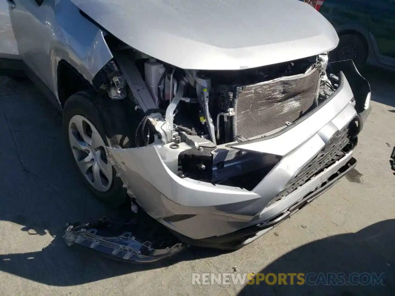 9 Photograph of a damaged car 2T3K1RFV4LW099872 TOYOTA RAV4 2020