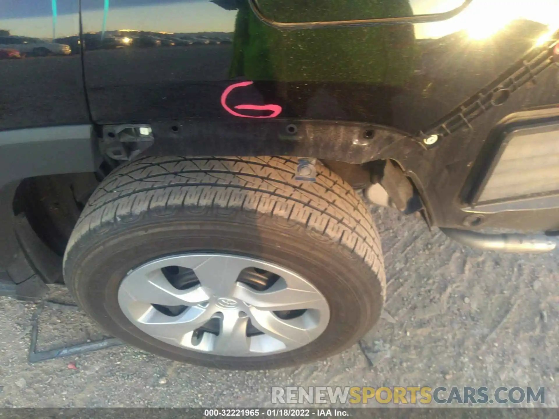 13 Photograph of a damaged car 2T3K1RFV5LC040329 TOYOTA RAV4 2020